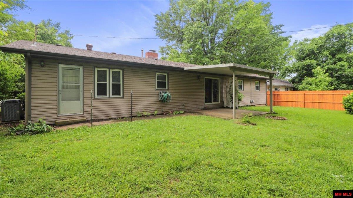 619 E HOLLAND DRIVE Springfield, MO 65807