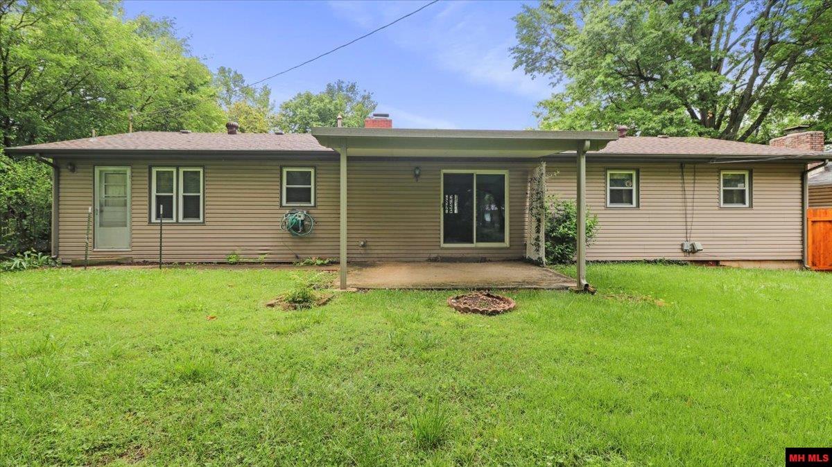 619 E HOLLAND DRIVE Springfield, MO 65807