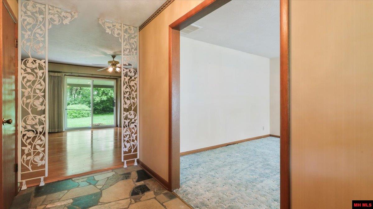 619 E HOLLAND DRIVE Springfield, MO 65807