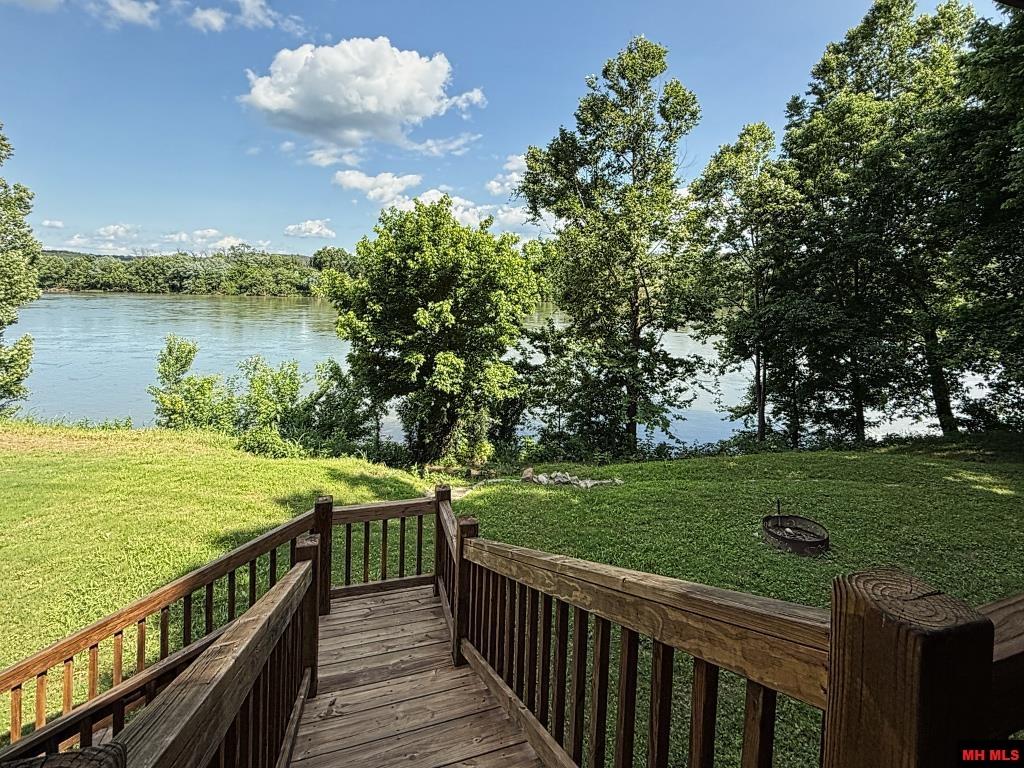 1 Mullett's Landing Road