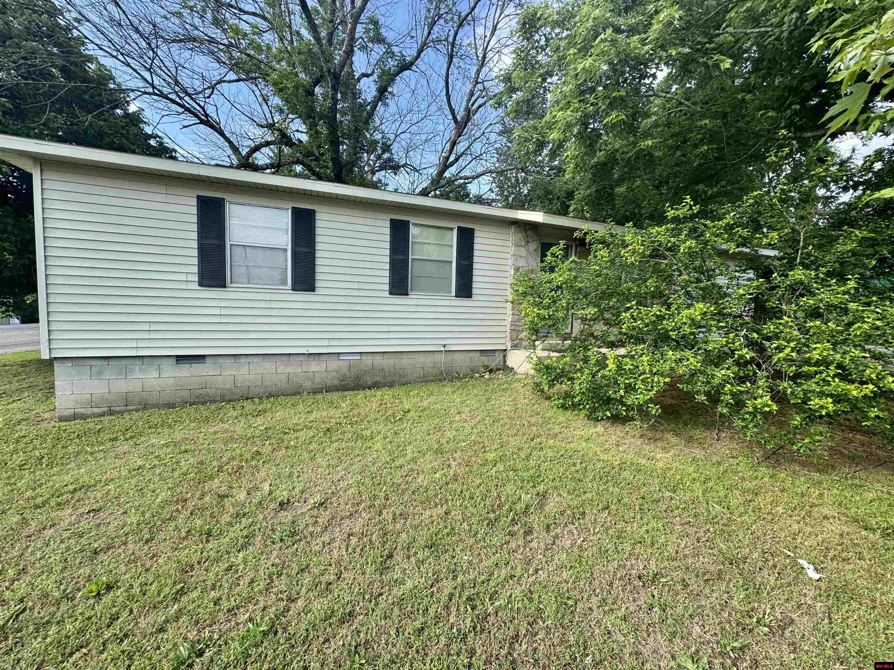 103 W SOUTH STREET Flippin, AR