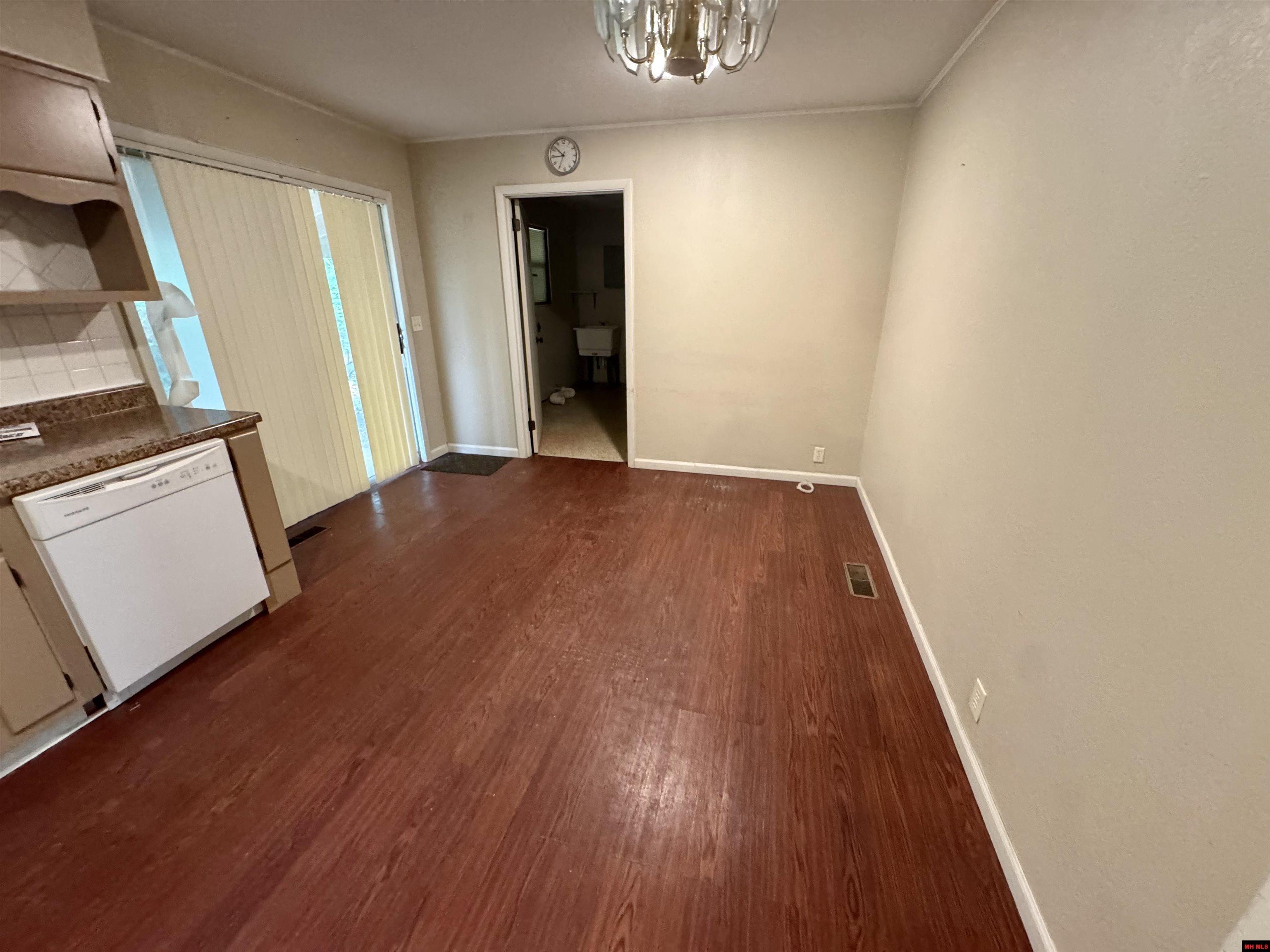 103 W SOUTH STREET Flippin, AR