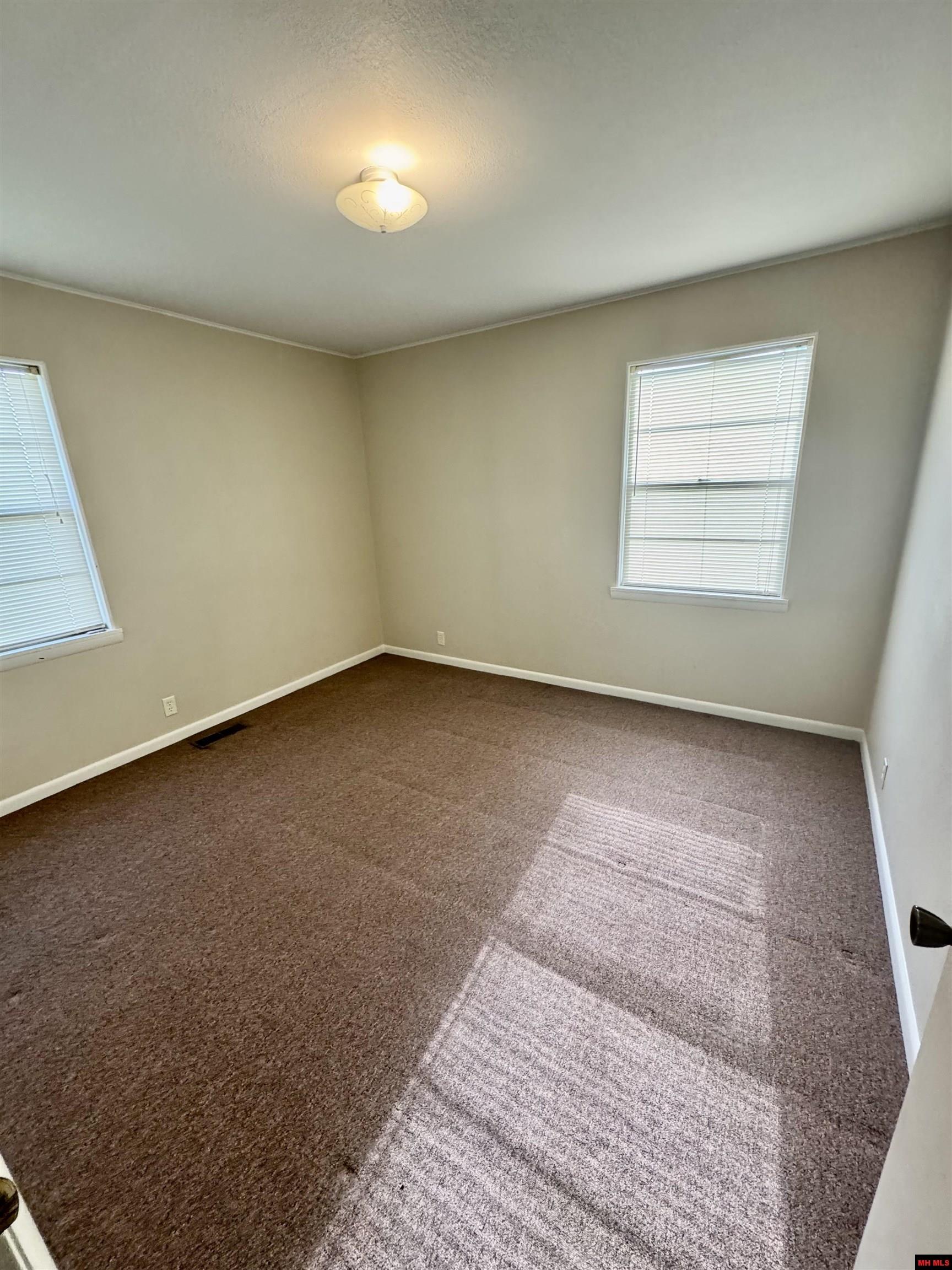 103 W SOUTH STREET Flippin, AR