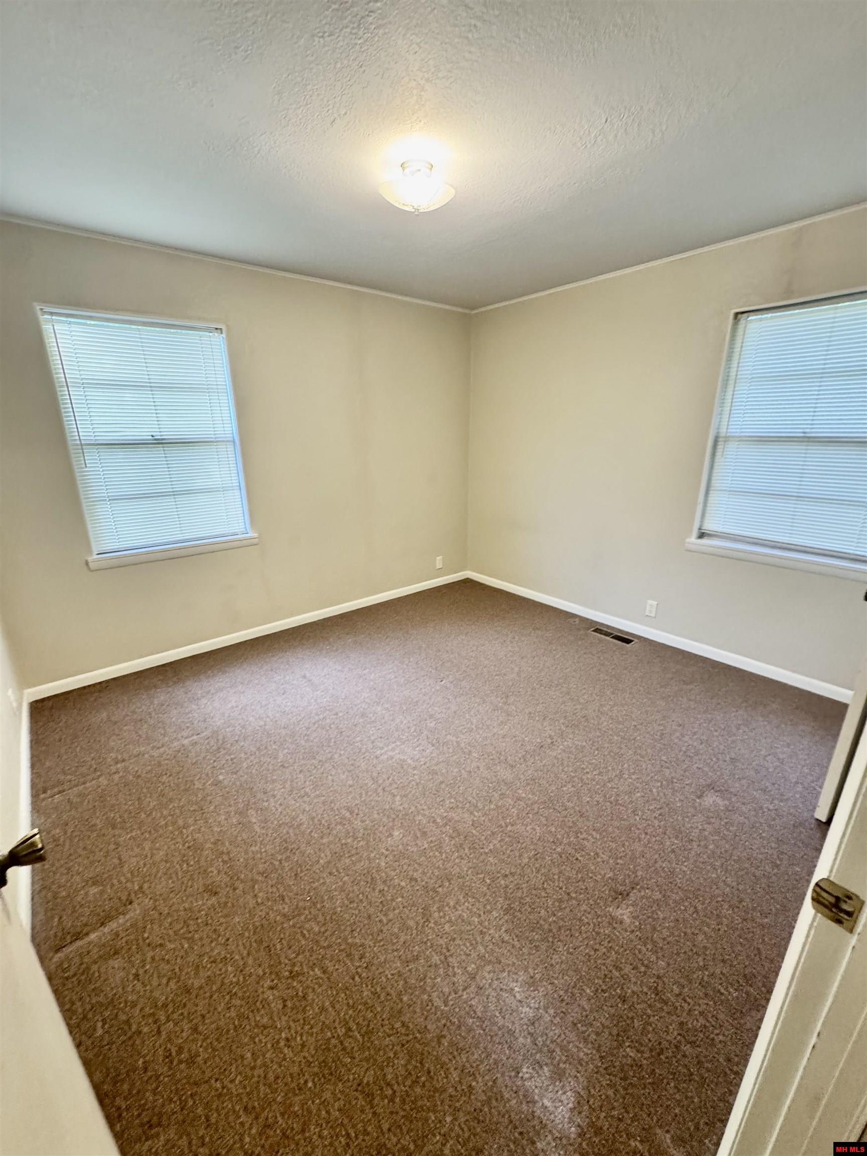 103 W SOUTH STREET Flippin, AR