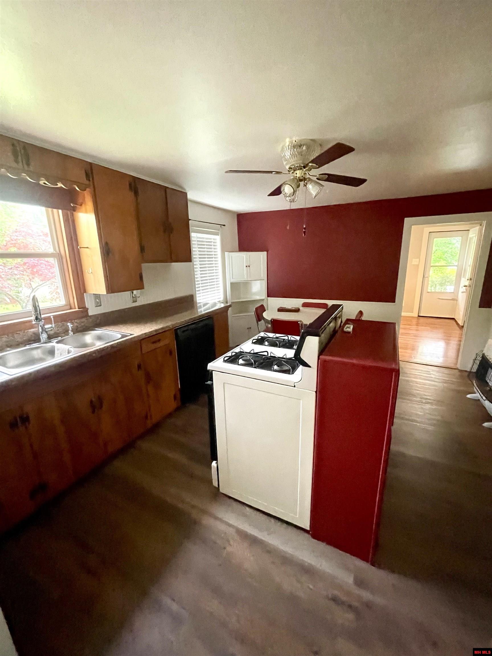 2767 HWY 5 NORTH Mountain Home, AR