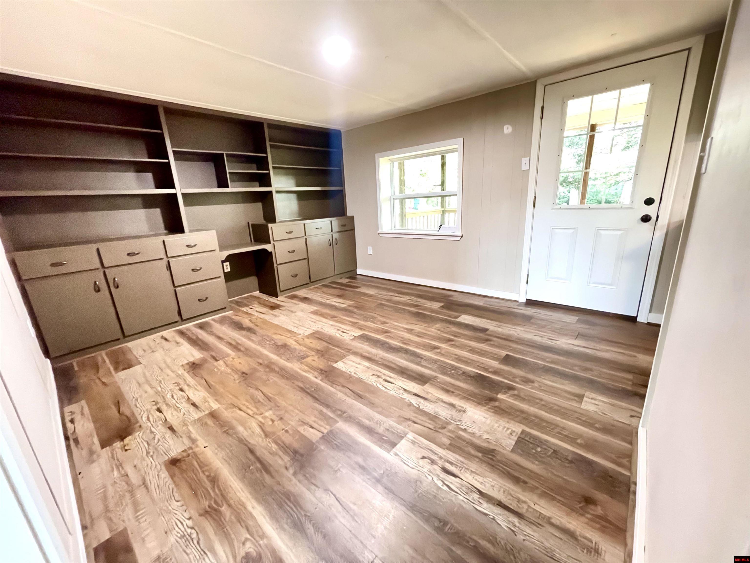 407 HARRIS ROAD Pineville, AR 72556