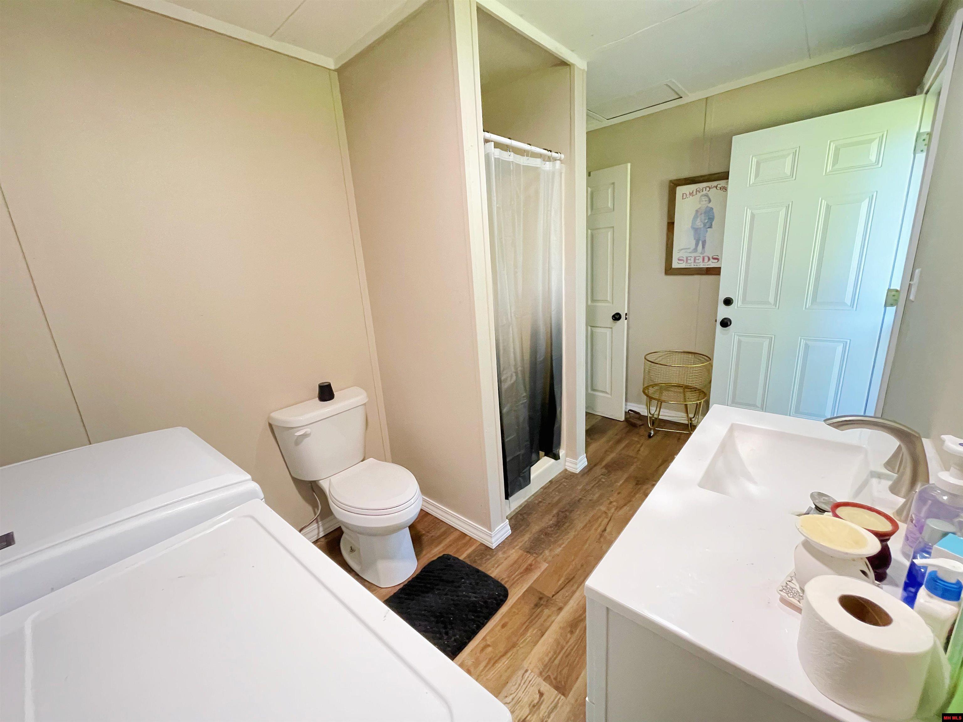 407 HARRIS ROAD Pineville, AR 72556