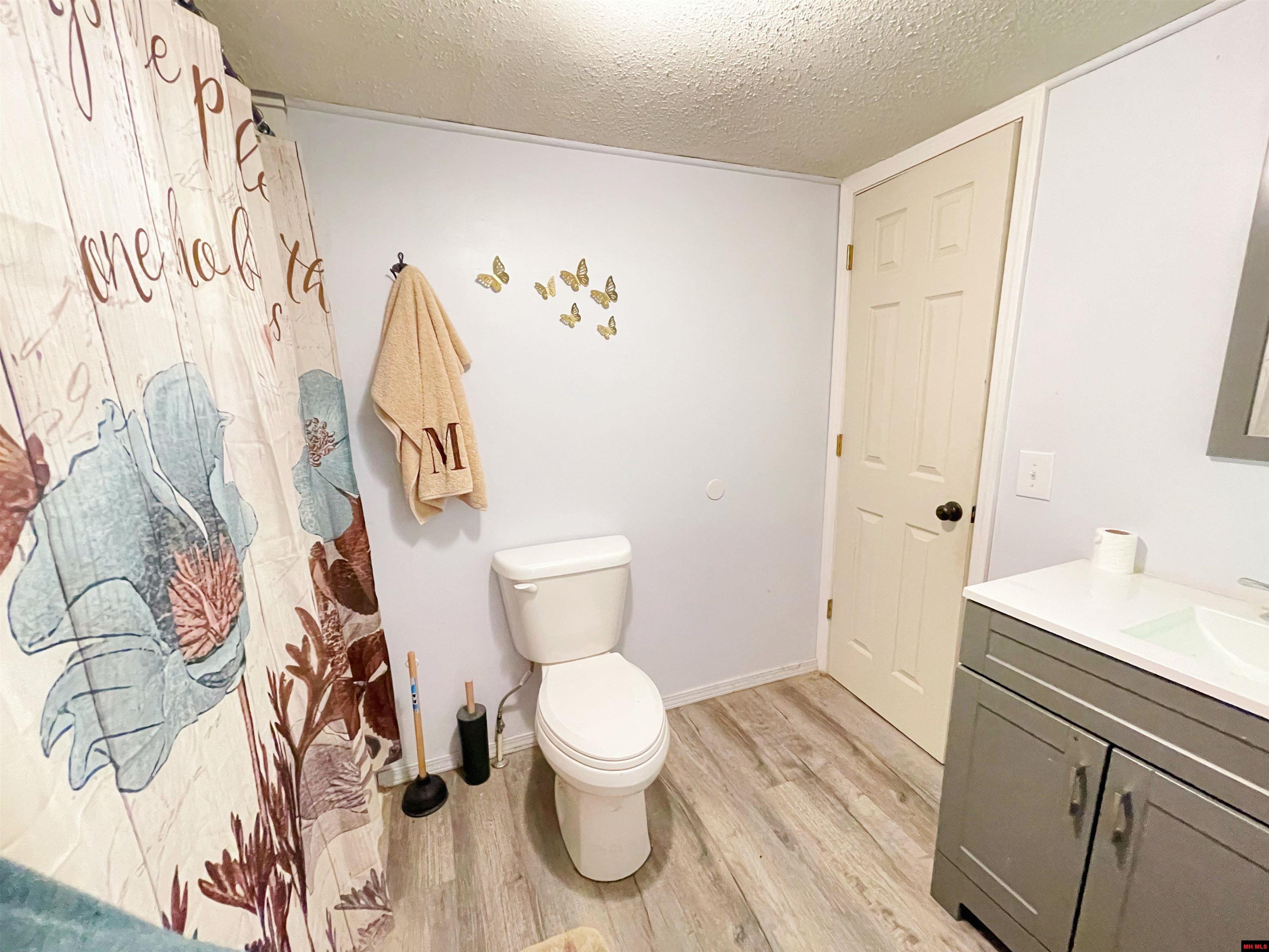 407 HARRIS ROAD Pineville, AR 72556