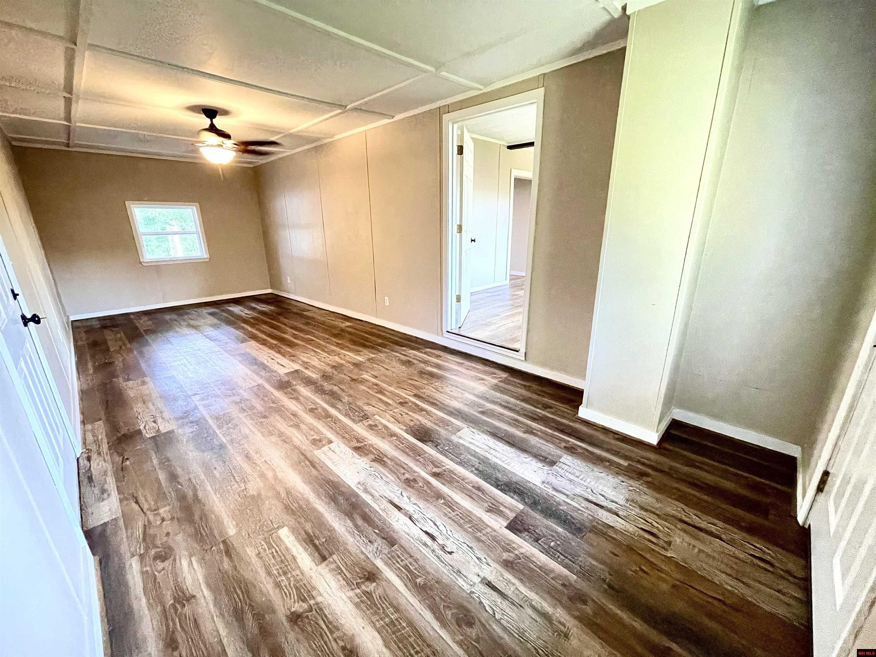 407 HARRIS ROAD Pineville, AR 72556