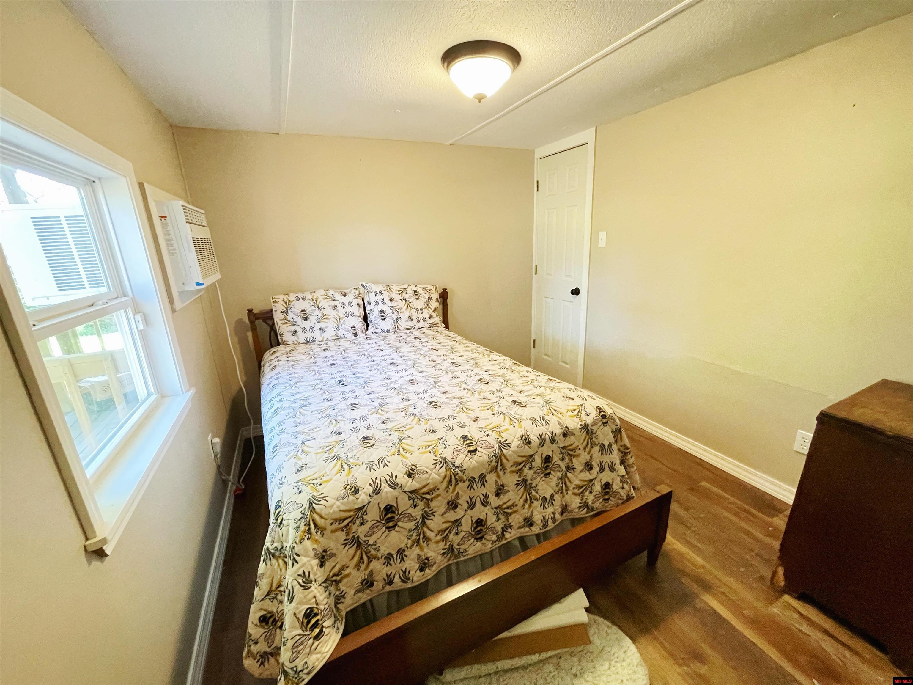 407 HARRIS ROAD Pineville, AR 72556