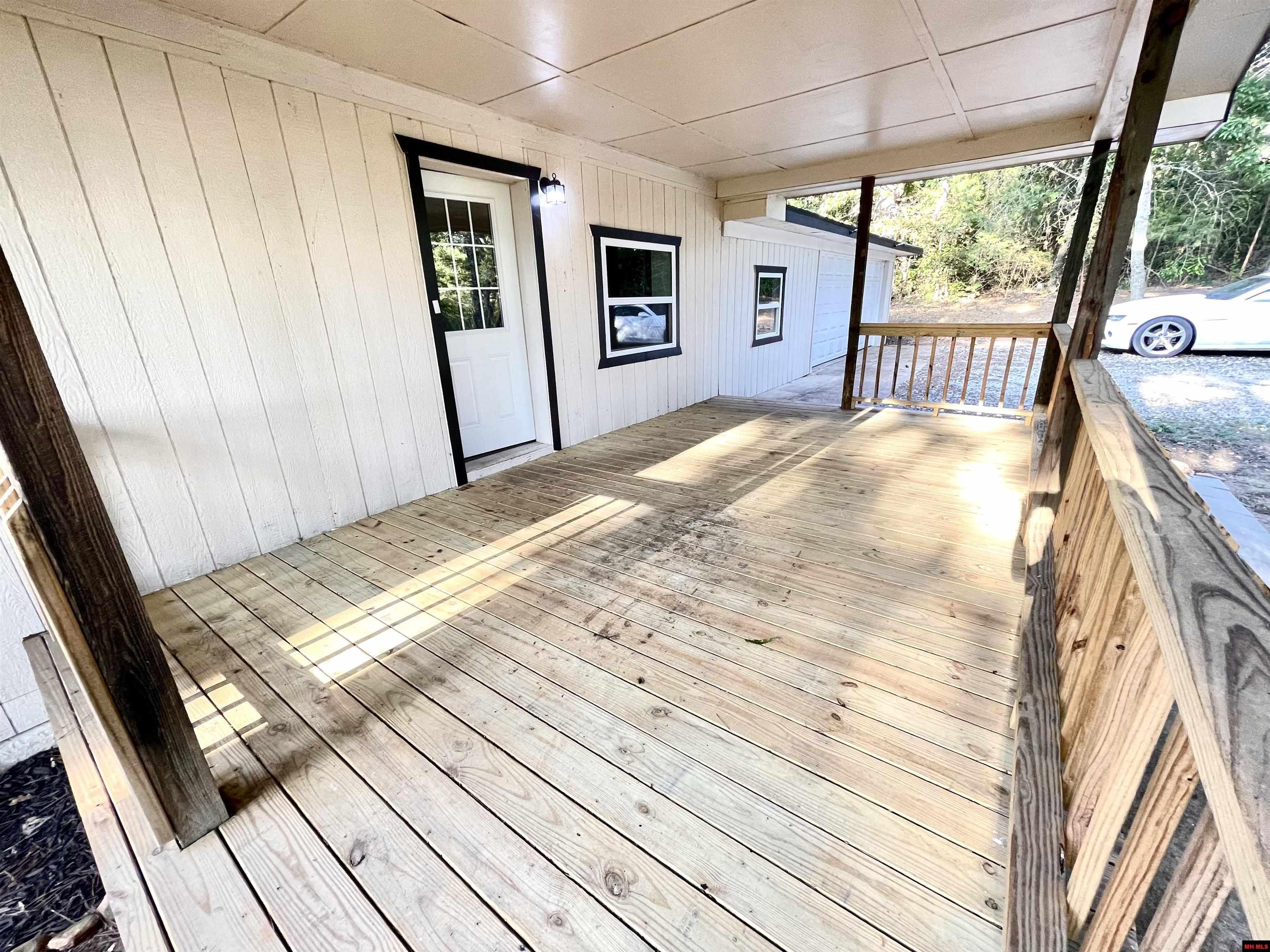 407 HARRIS ROAD Pineville, AR 72556