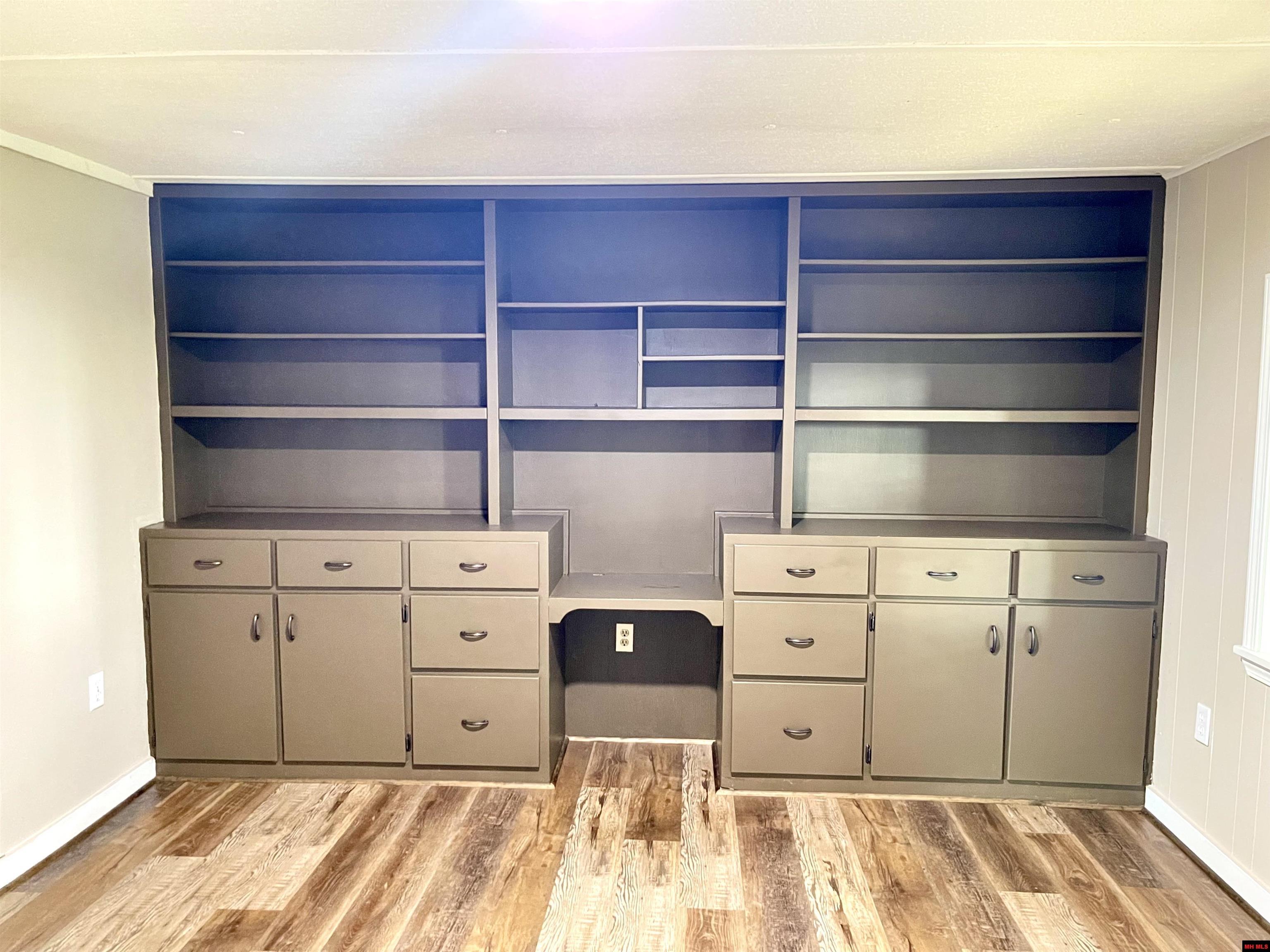 407 HARRIS ROAD Pineville, AR 72556