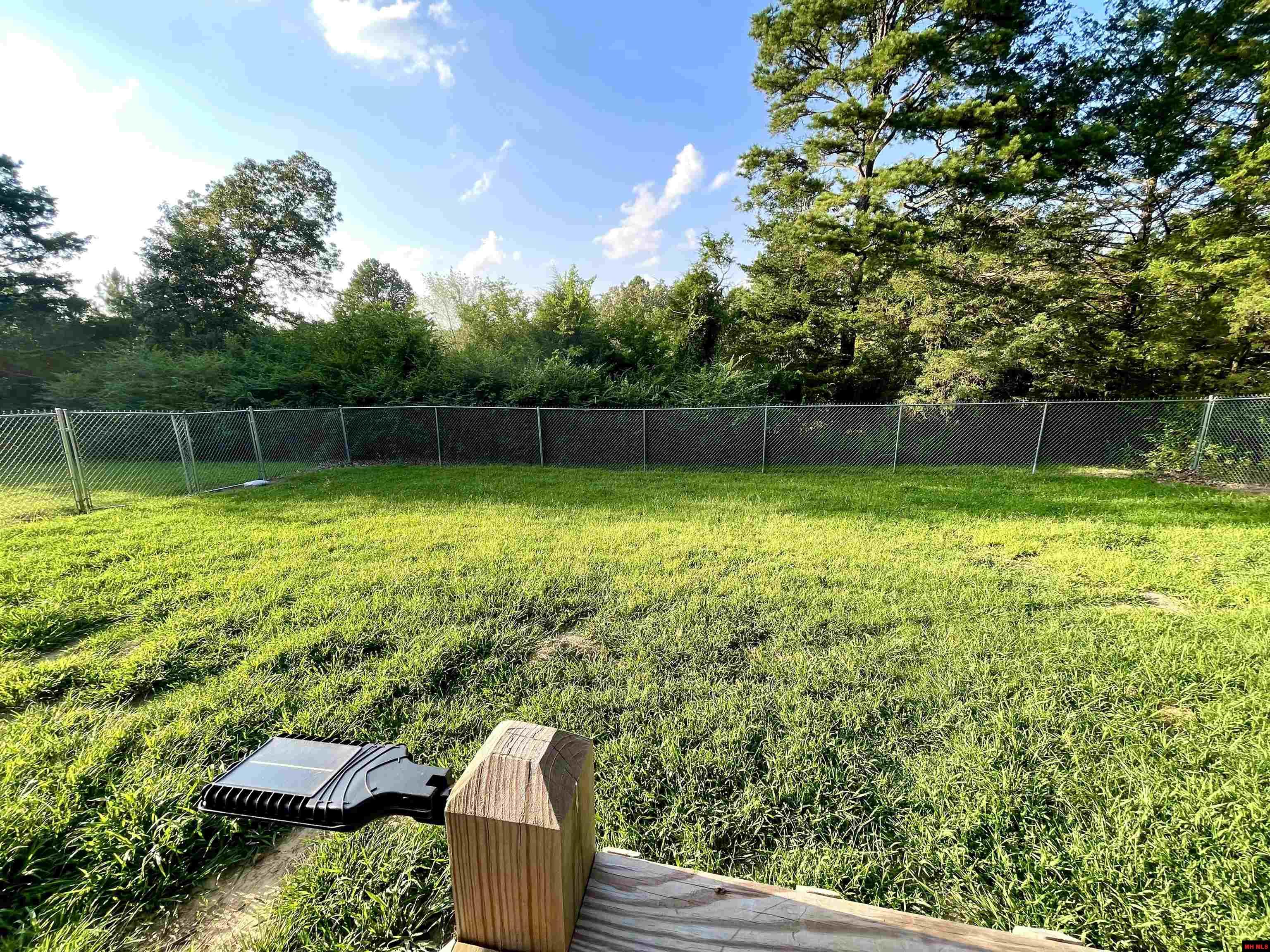 407 HARRIS ROAD Pineville, AR 72556