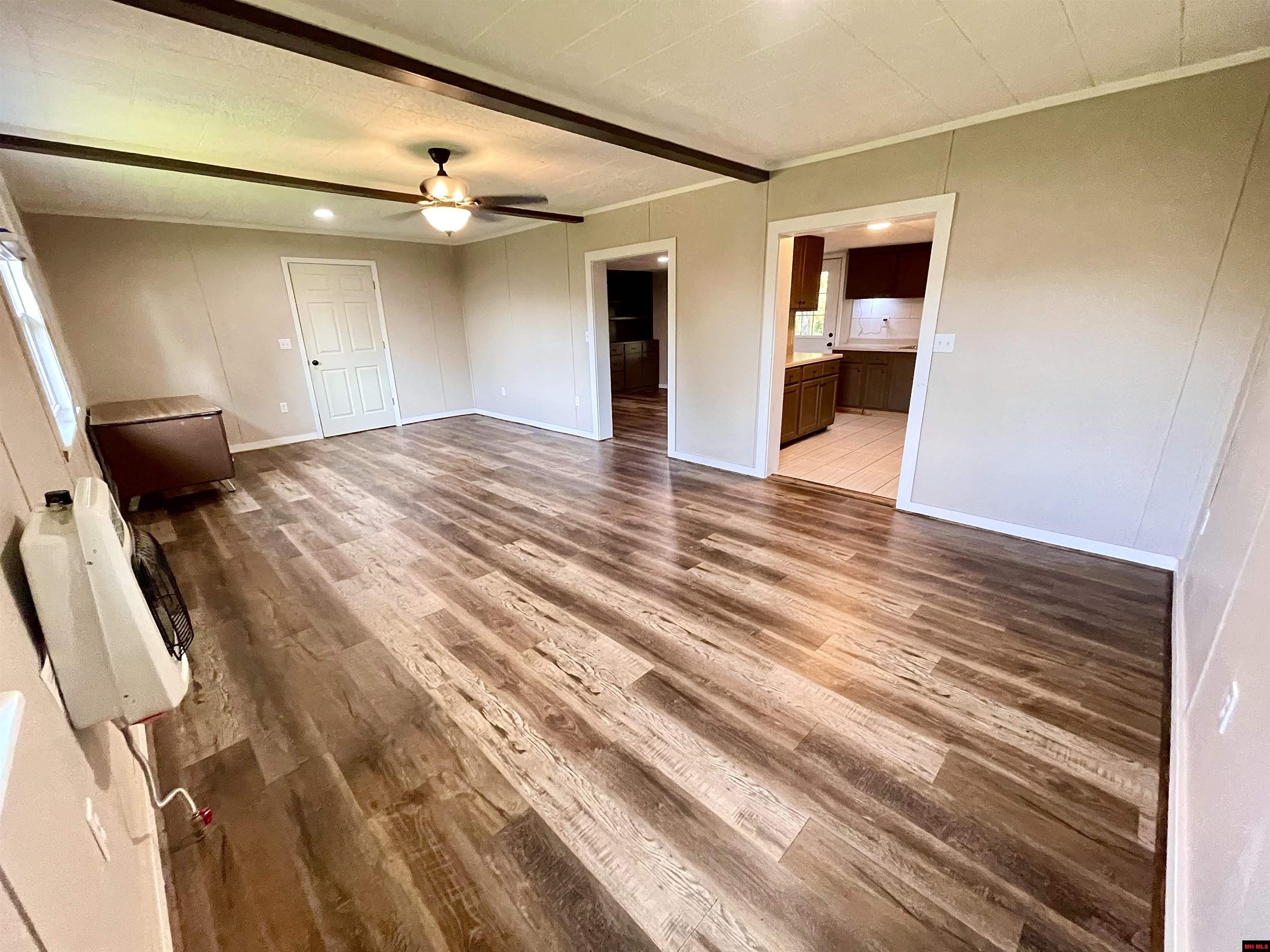 407 HARRIS ROAD Pineville, AR 72556