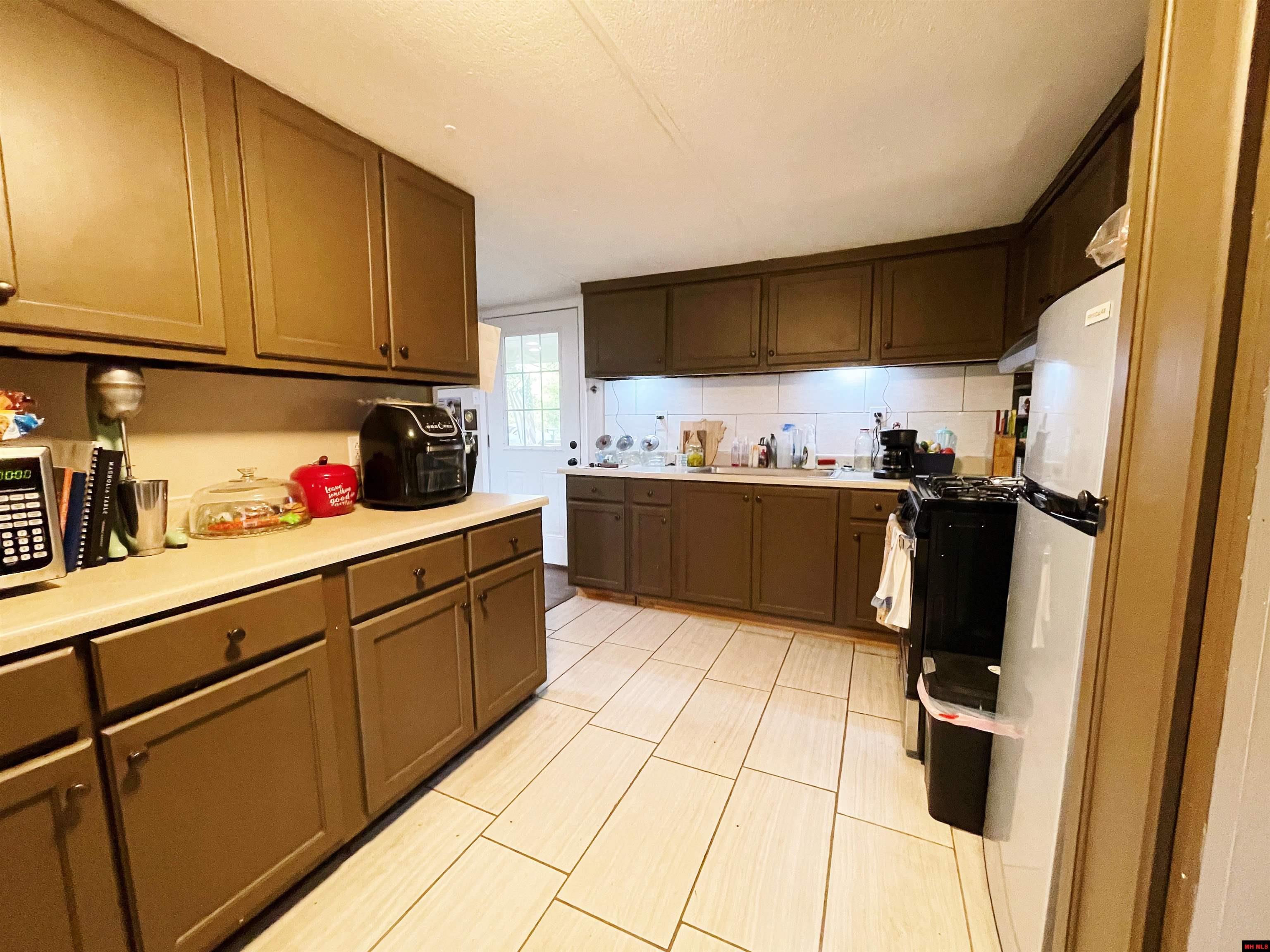 407 HARRIS ROAD Pineville, AR 72556