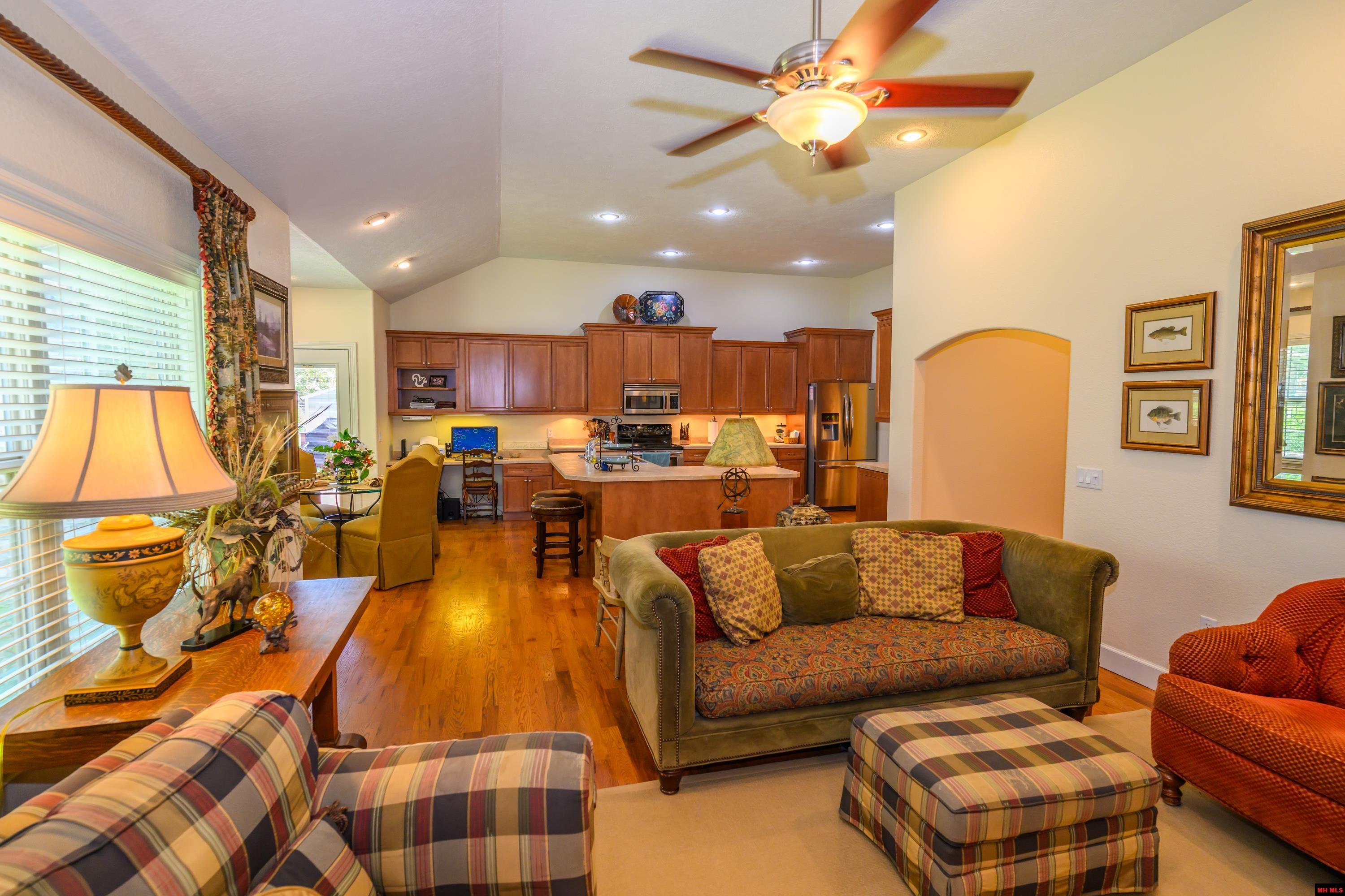 1343 HAMPSHIRE CIRCLE Mountain Home, AR