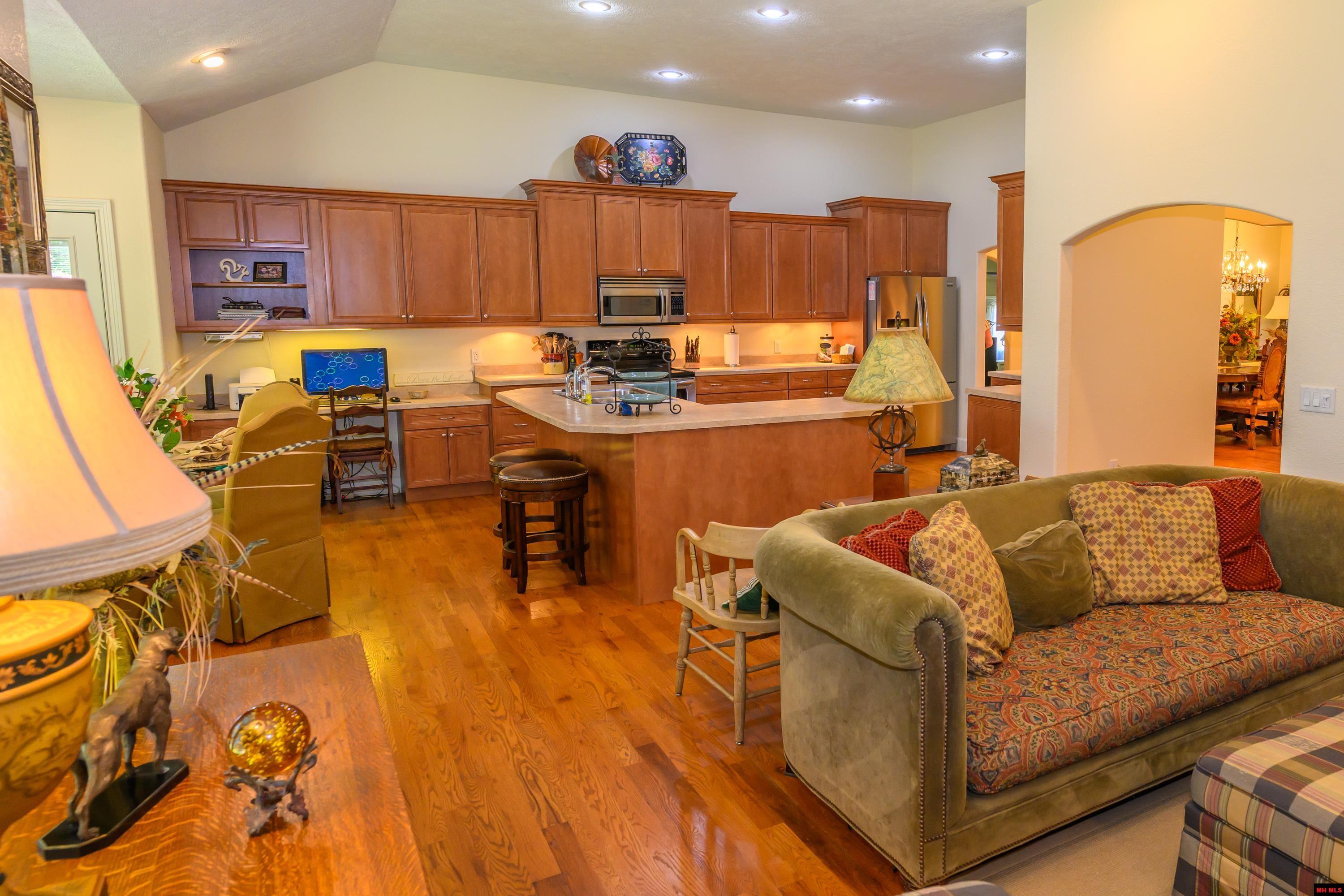 1343 HAMPSHIRE CIRCLE Mountain Home, AR