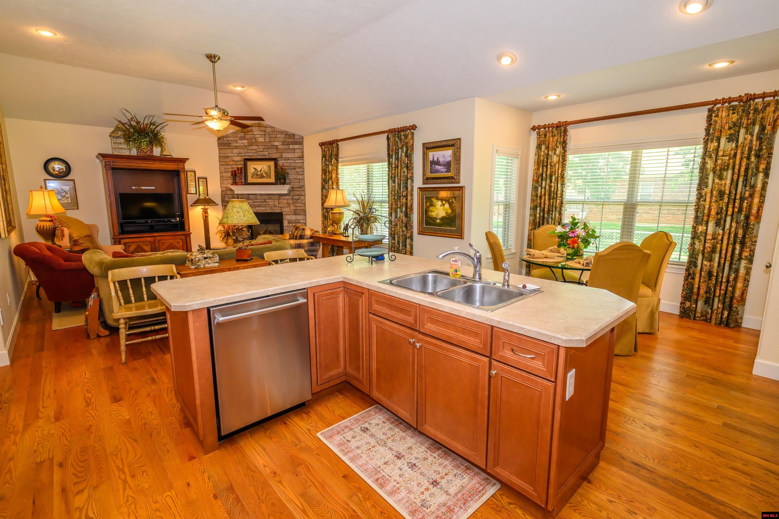 1343 HAMPSHIRE CIRCLE Mountain Home, AR