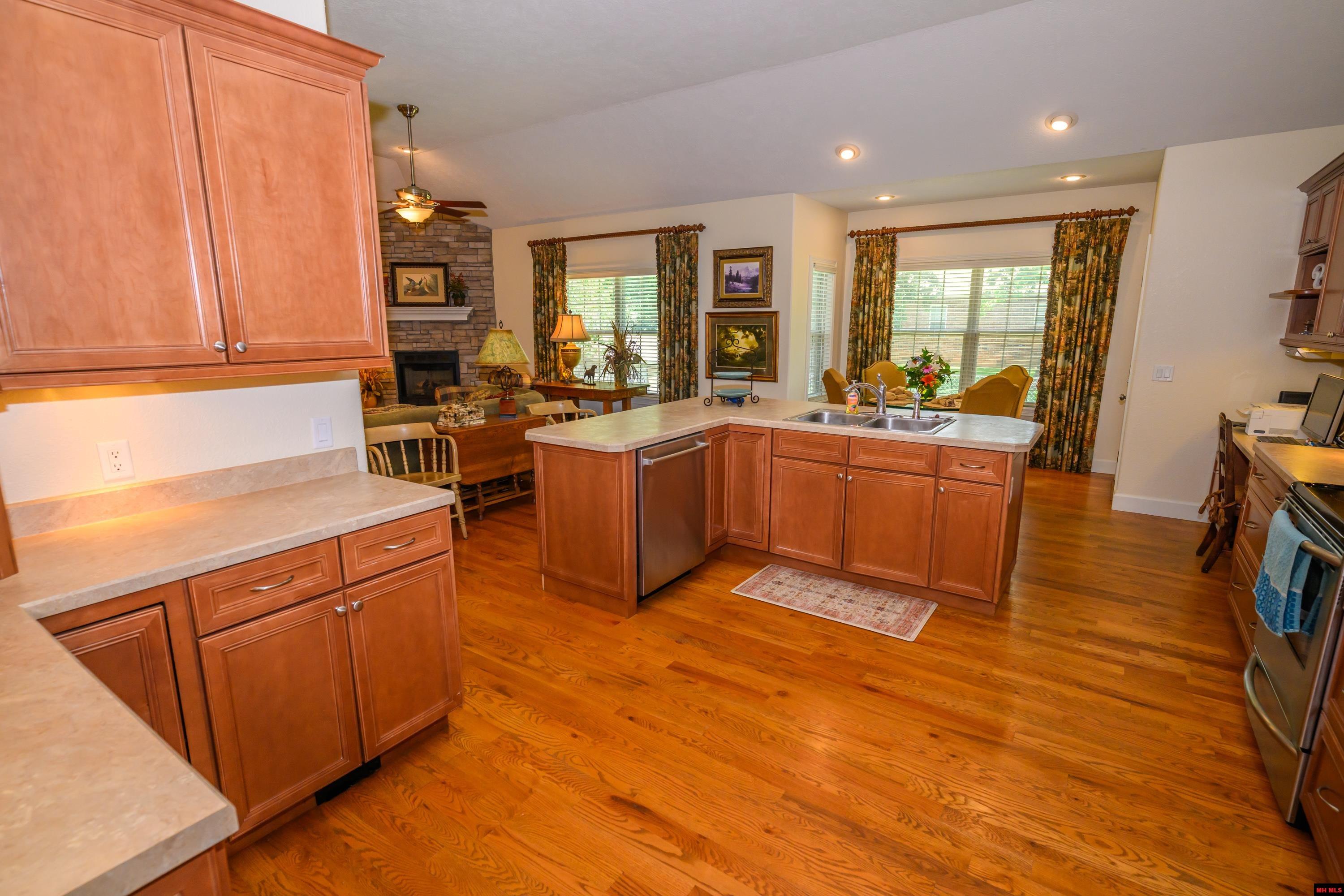 1343 HAMPSHIRE CIRCLE Mountain Home, AR