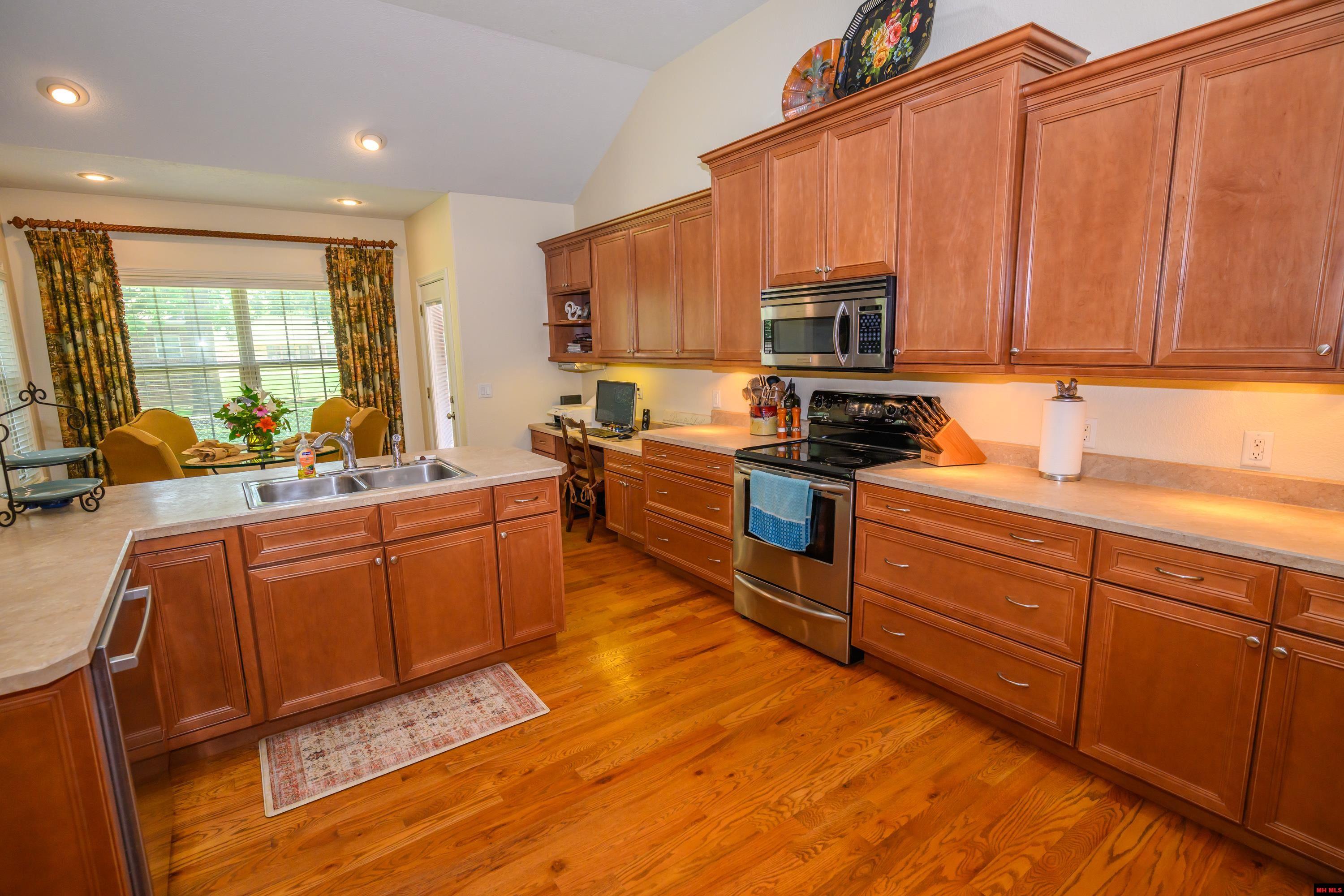 1343 HAMPSHIRE CIRCLE Mountain Home, AR