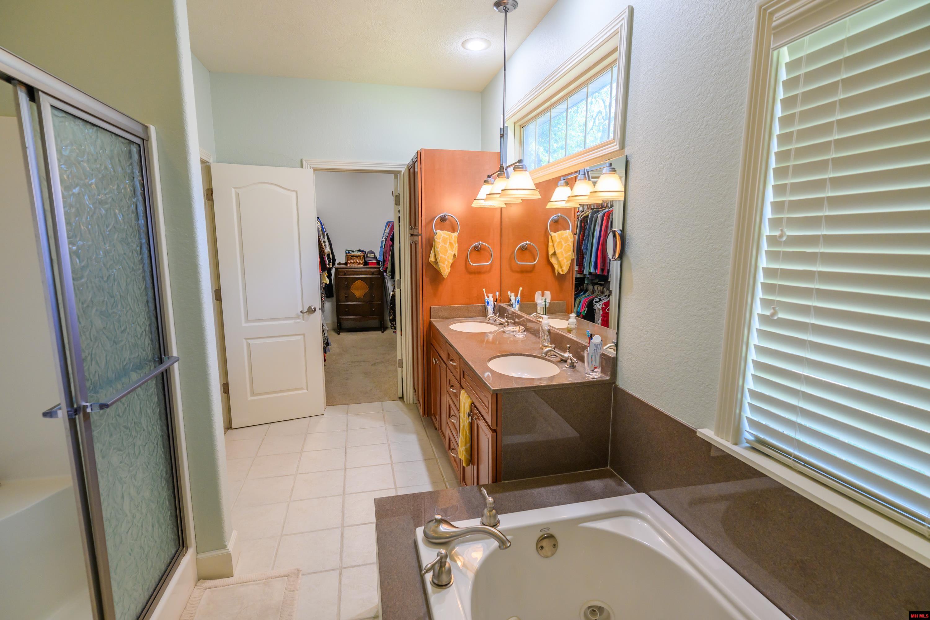 1343 HAMPSHIRE CIRCLE Mountain Home, AR