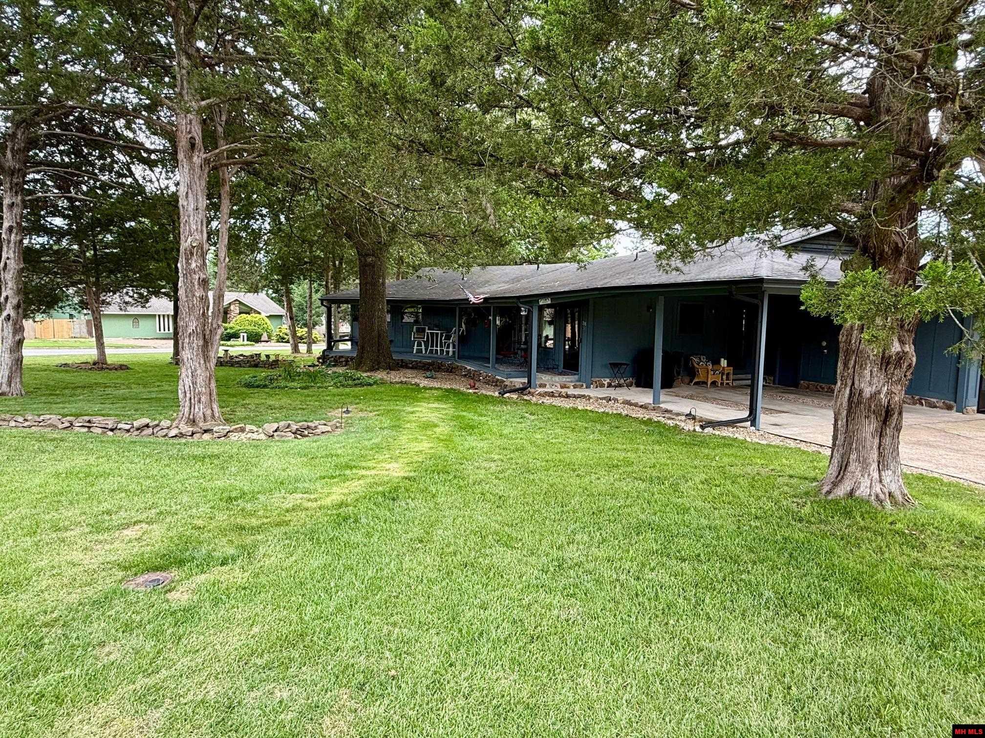 208 S KINGSWOOD DRIVE Mountain Home, AR 72653