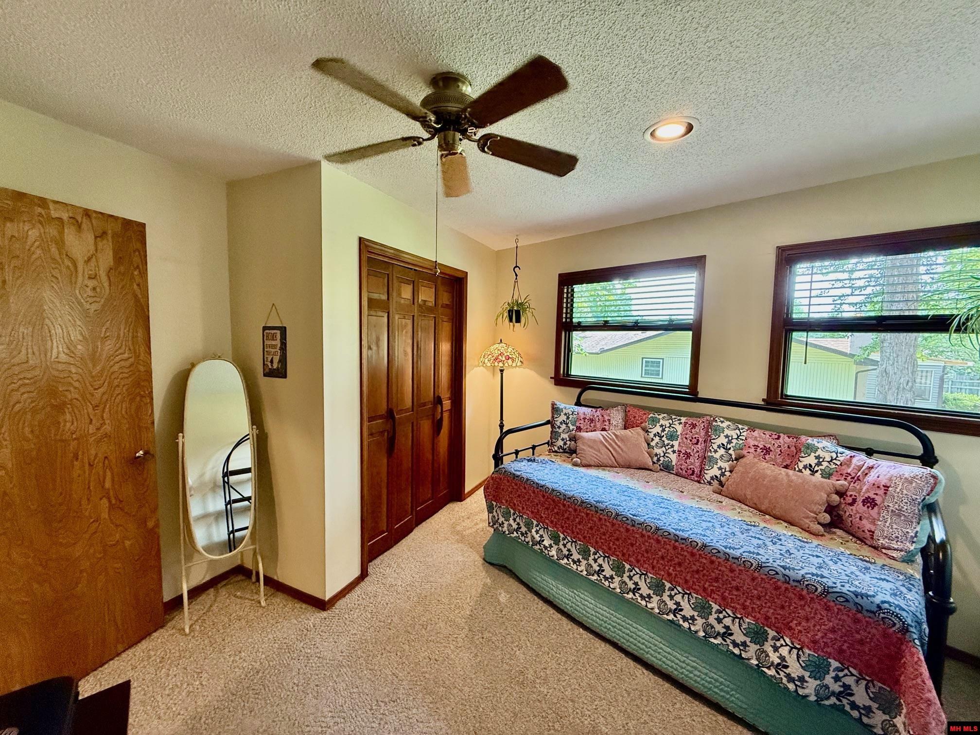 208 S KINGSWOOD DRIVE Mountain Home, AR 72653