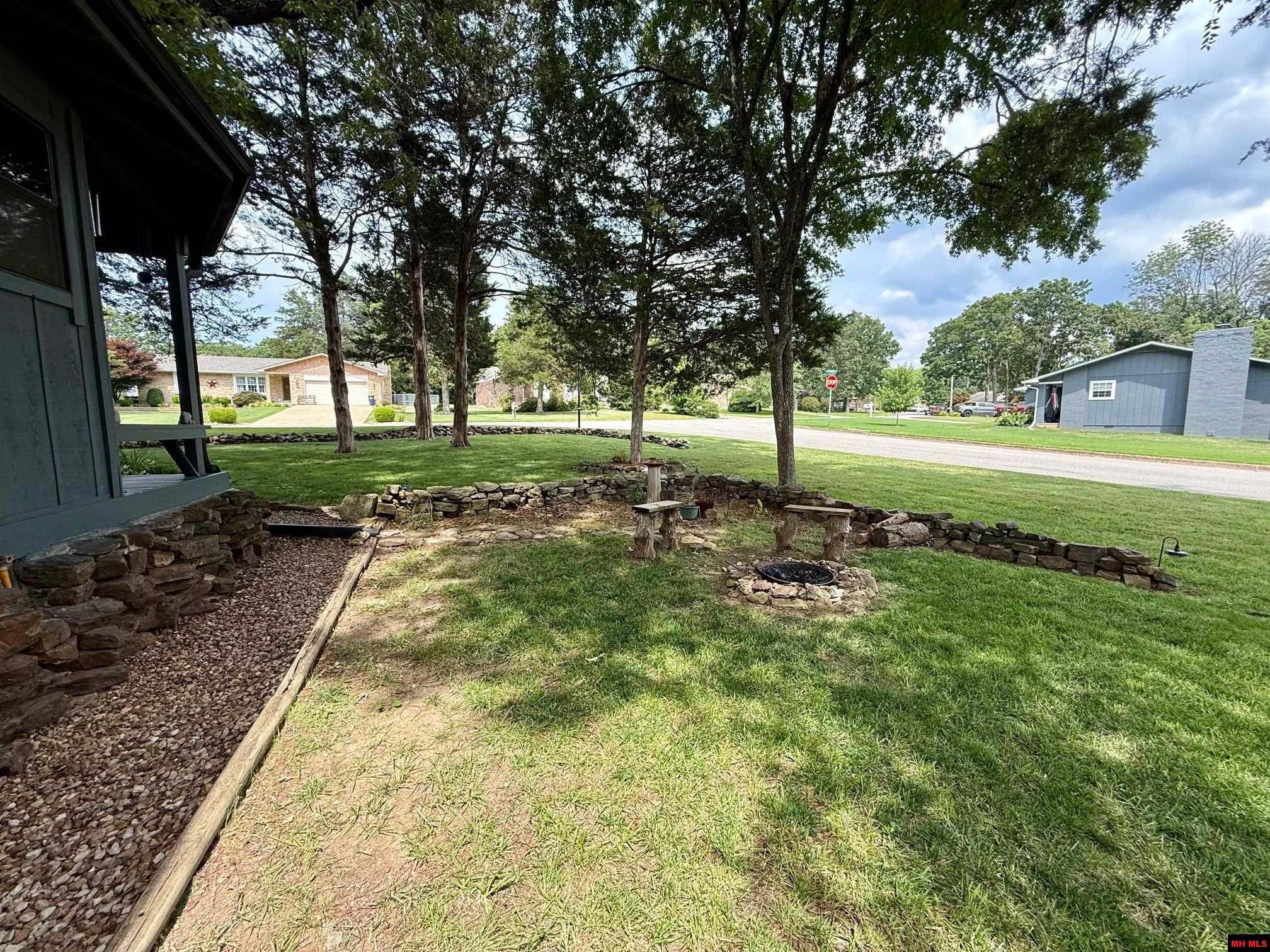 208 S KINGSWOOD DRIVE Mountain Home, AR 72653