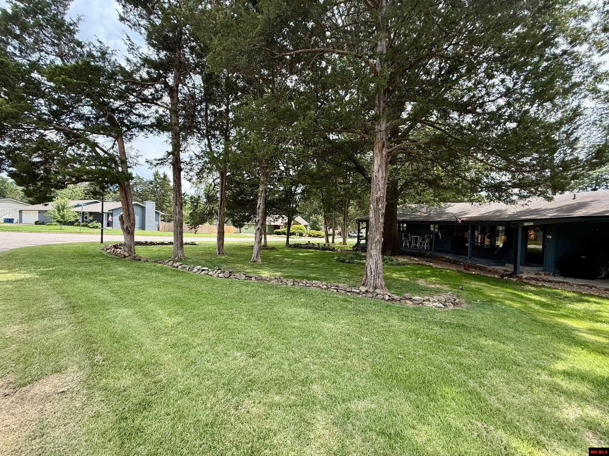 208 S KINGSWOOD DRIVE Mountain Home, AR 72653