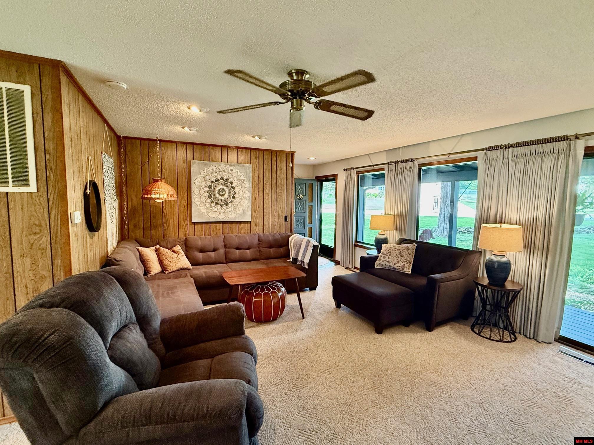 208 S KINGSWOOD DRIVE Mountain Home, AR 72653