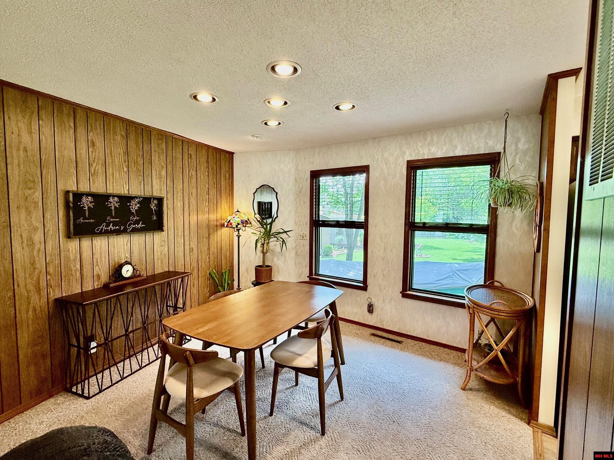 208 S KINGSWOOD DRIVE Mountain Home, AR 72653