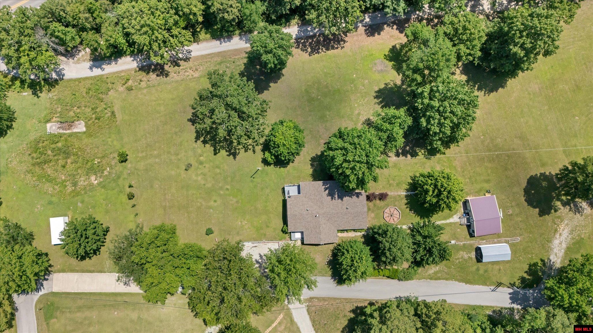 108 GREGORY STREET Norfork, AR 72658