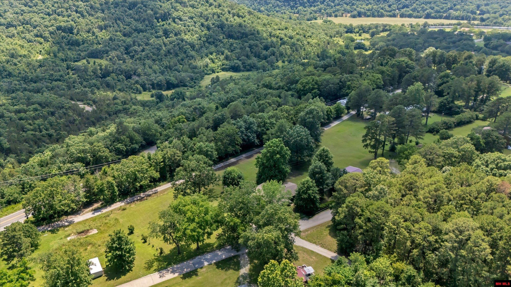 108 GREGORY STREET Norfork, AR 72658