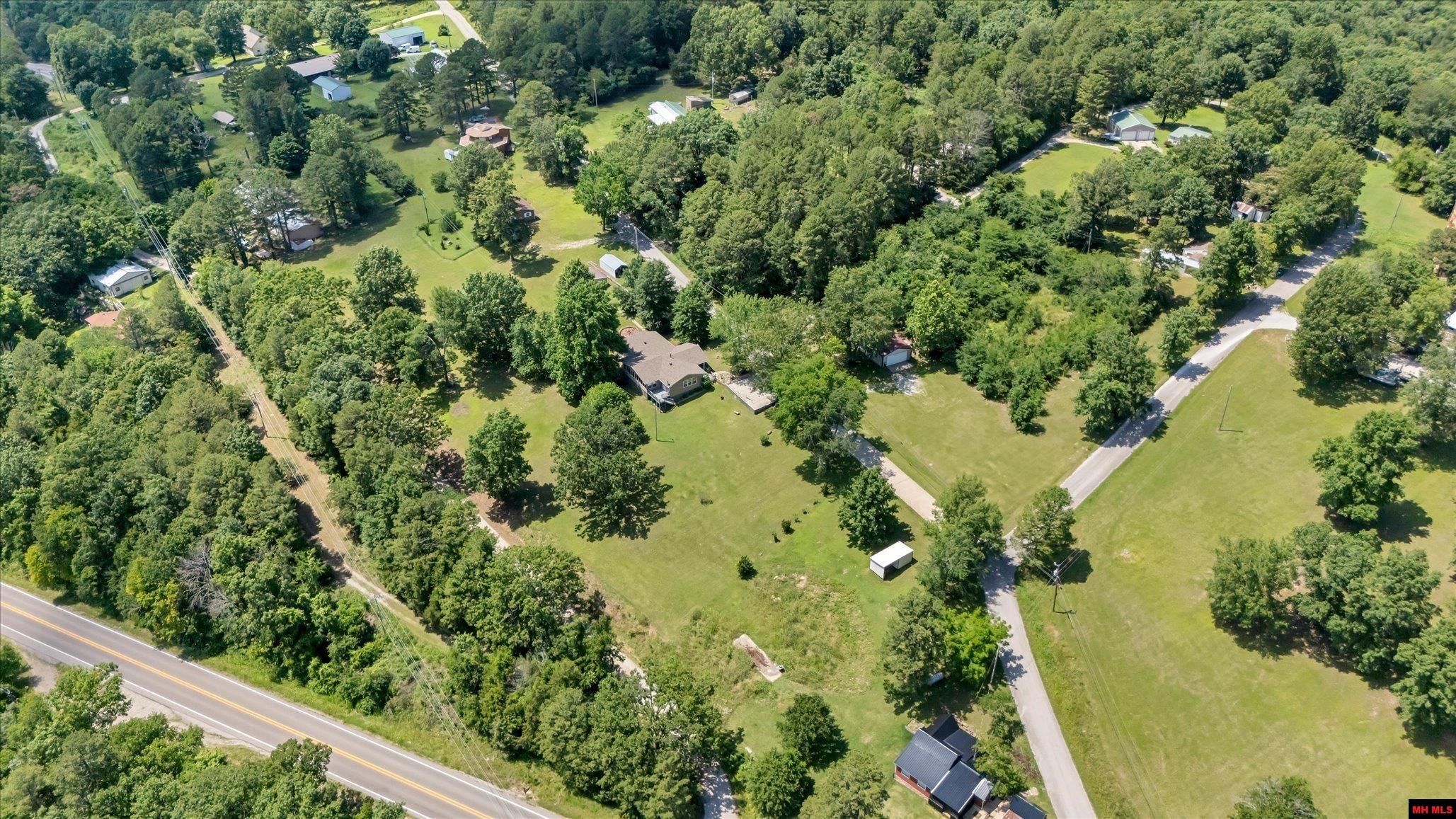 108 GREGORY STREET Norfork, AR 72658