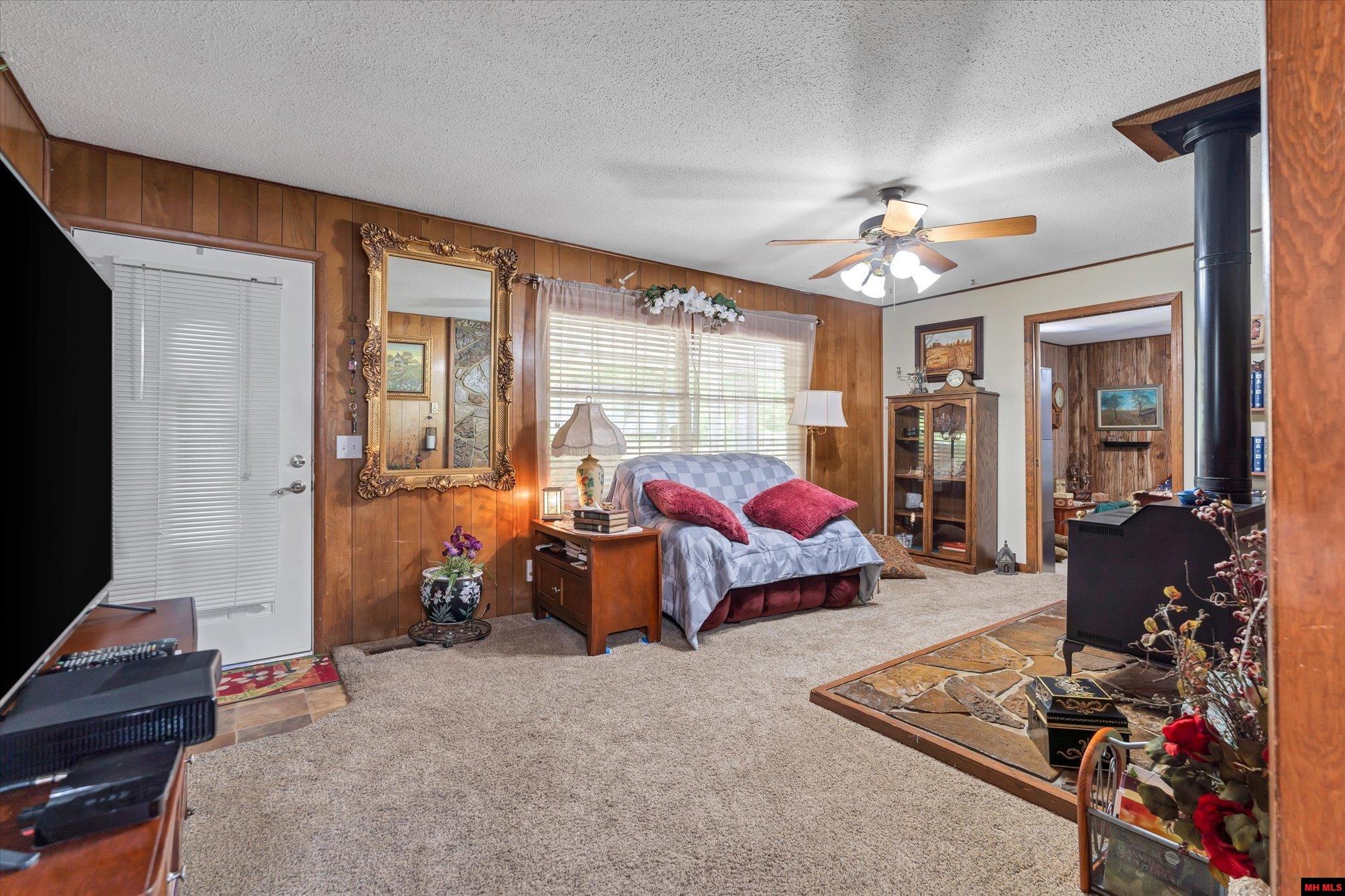 108 GREGORY STREET Norfork, AR 72658