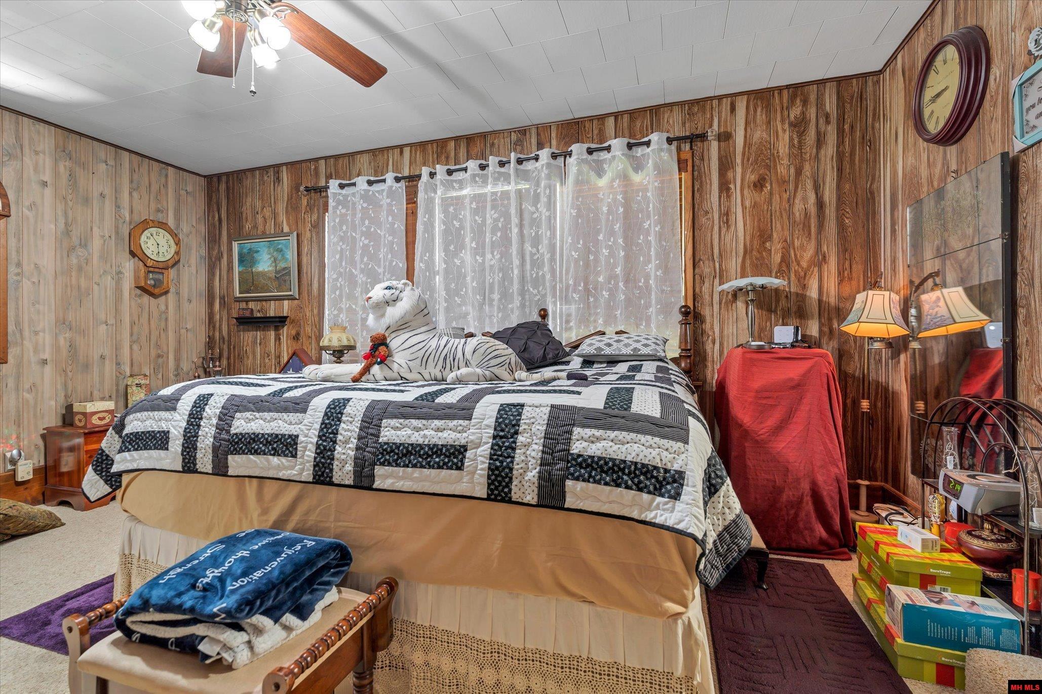 108 GREGORY STREET Norfork, AR 72658