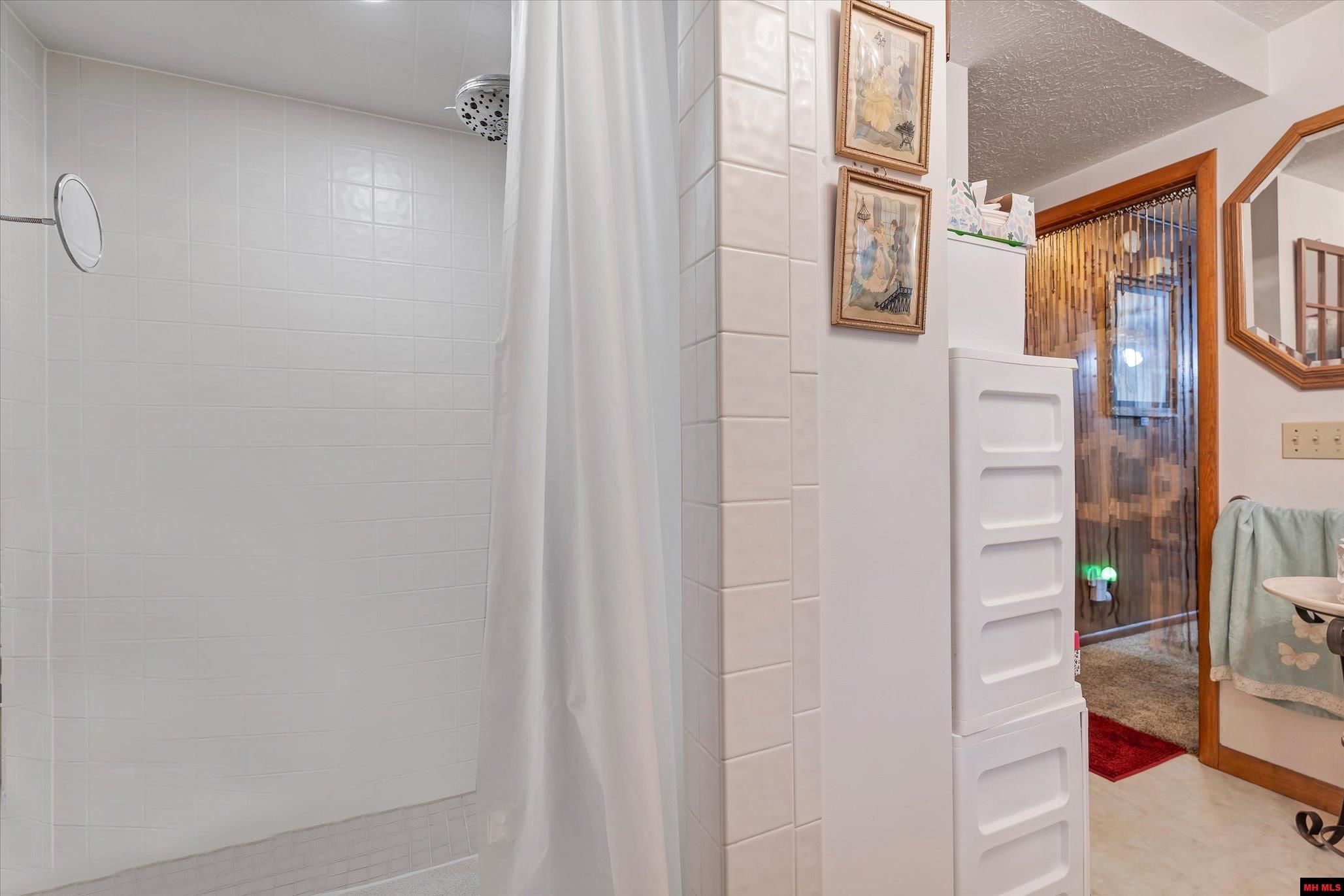 108 GREGORY STREET Norfork, AR 72658