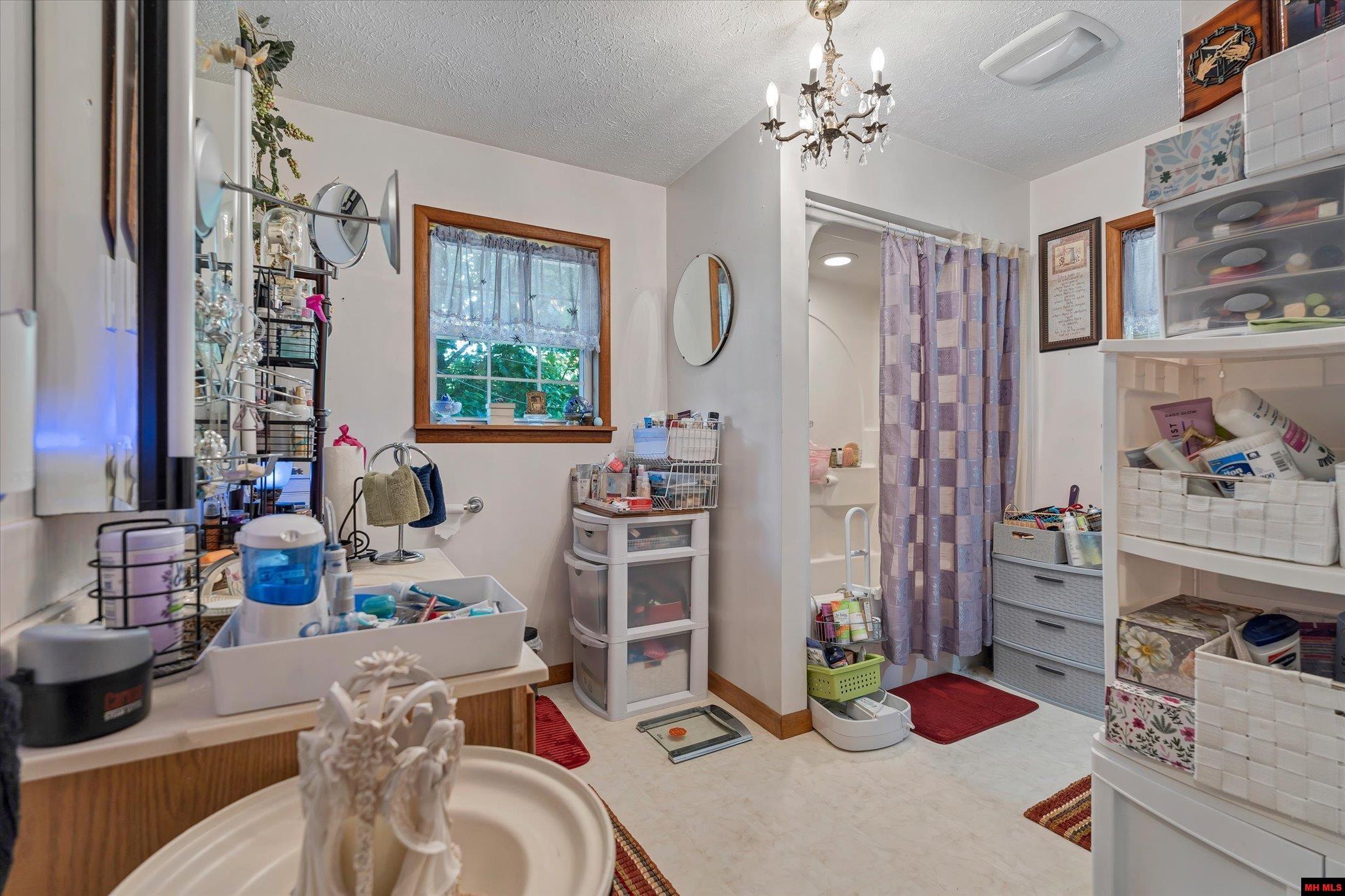 108 GREGORY STREET Norfork, AR 72658