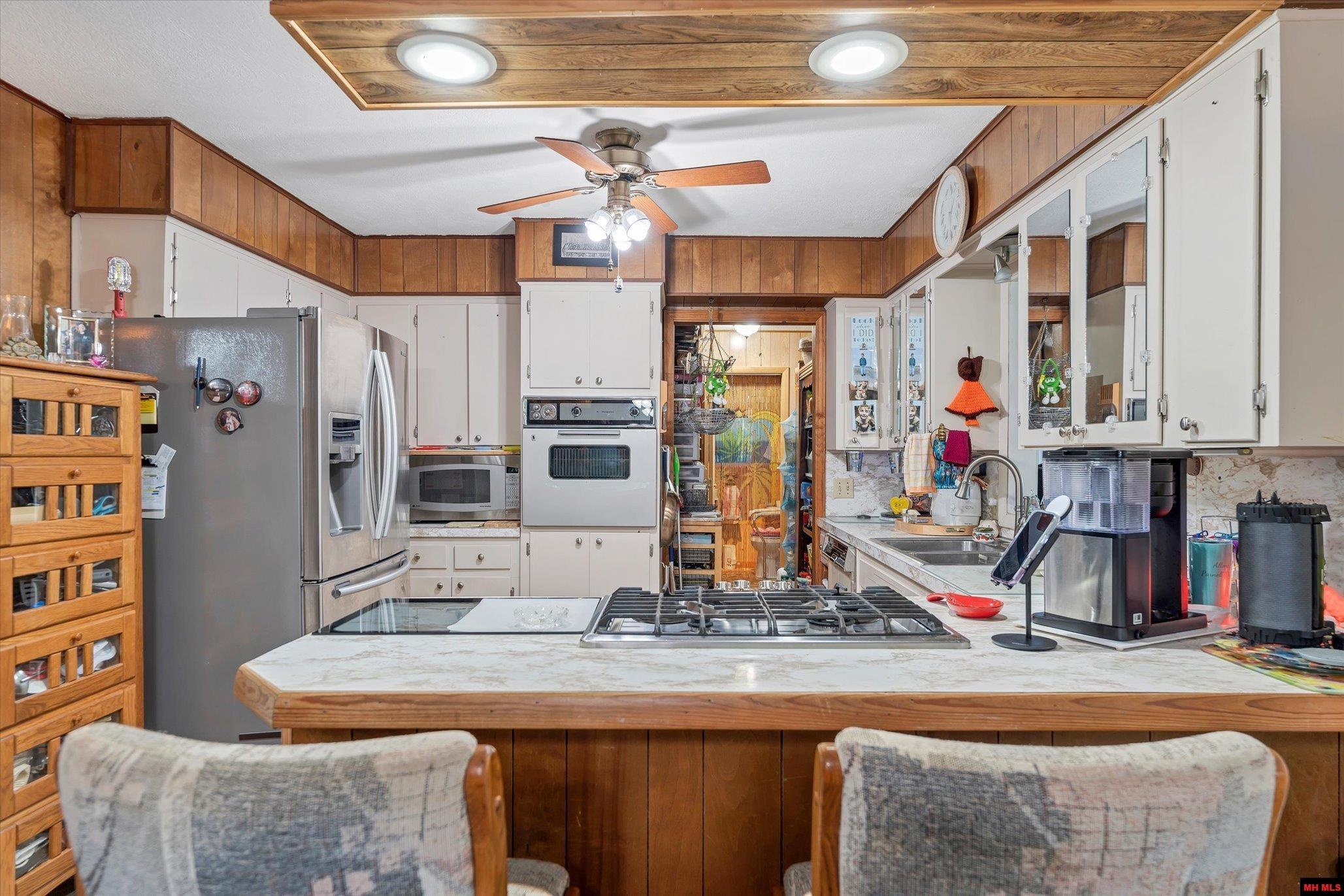 108 GREGORY STREET Norfork, AR 72658