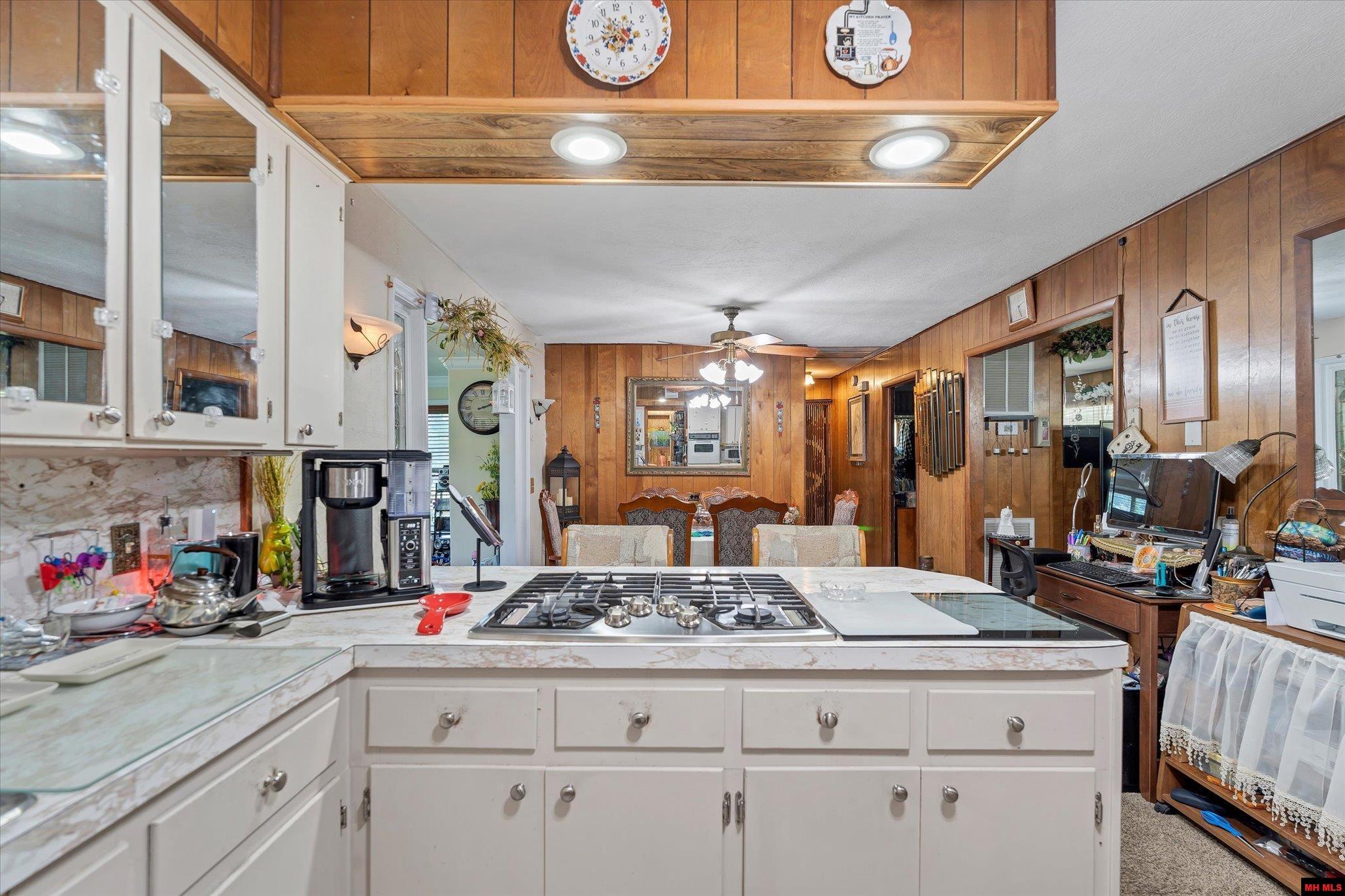 108 GREGORY STREET Norfork, AR 72658