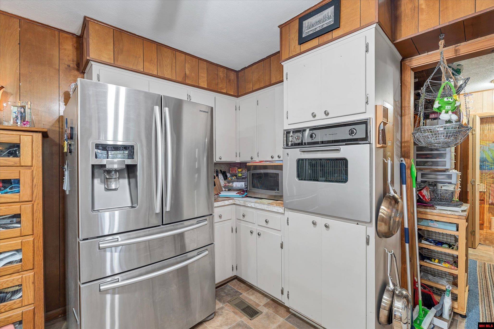 108 GREGORY STREET Norfork, AR 72658