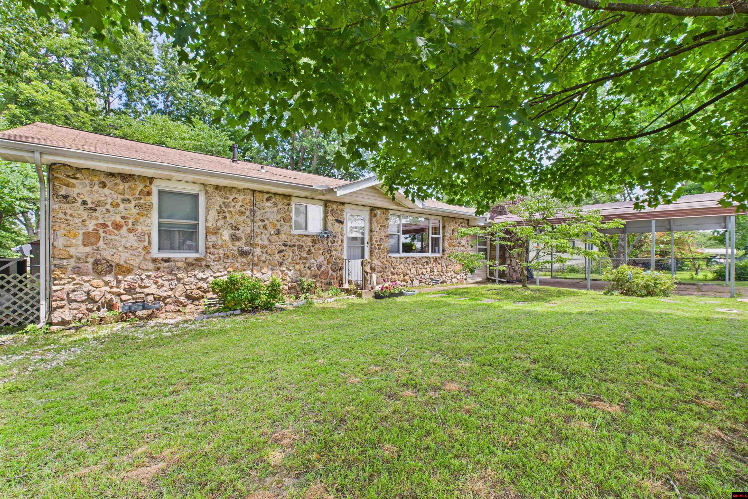 611 N COLLEGE STREET Mountain Home, AR 72653