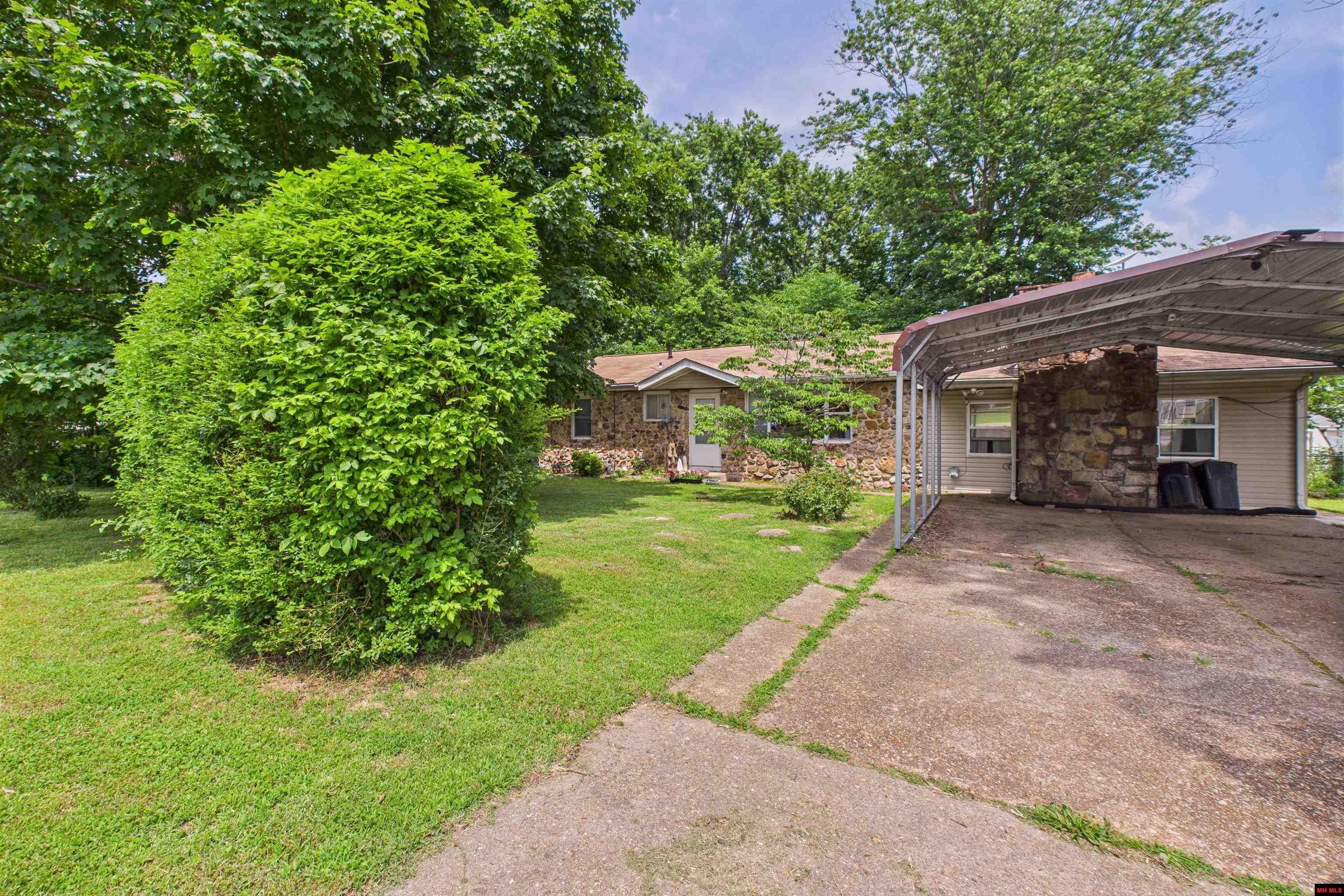 611 N COLLEGE STREET Mountain Home, AR 72653