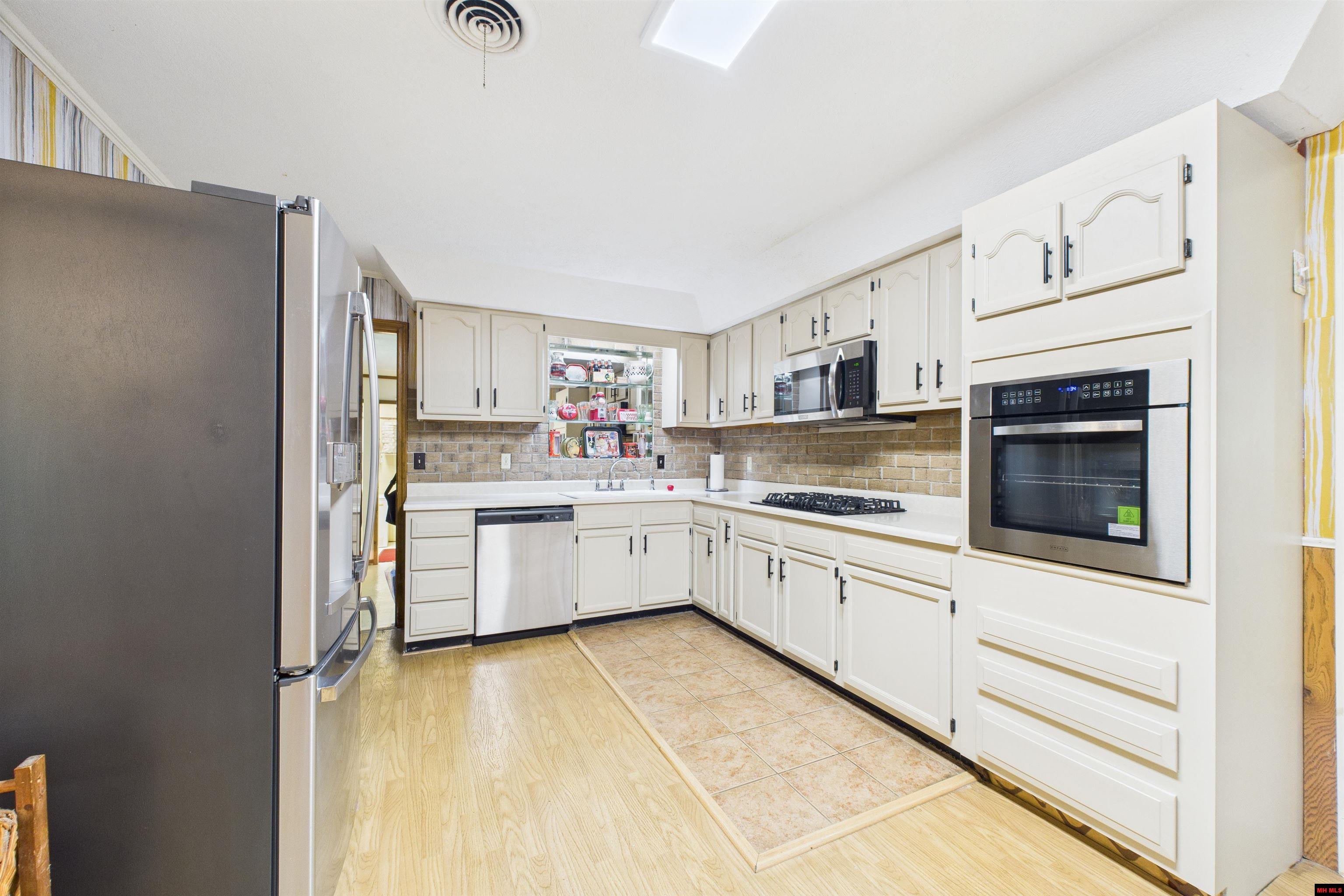 611 N COLLEGE STREET Mountain Home, AR 72653