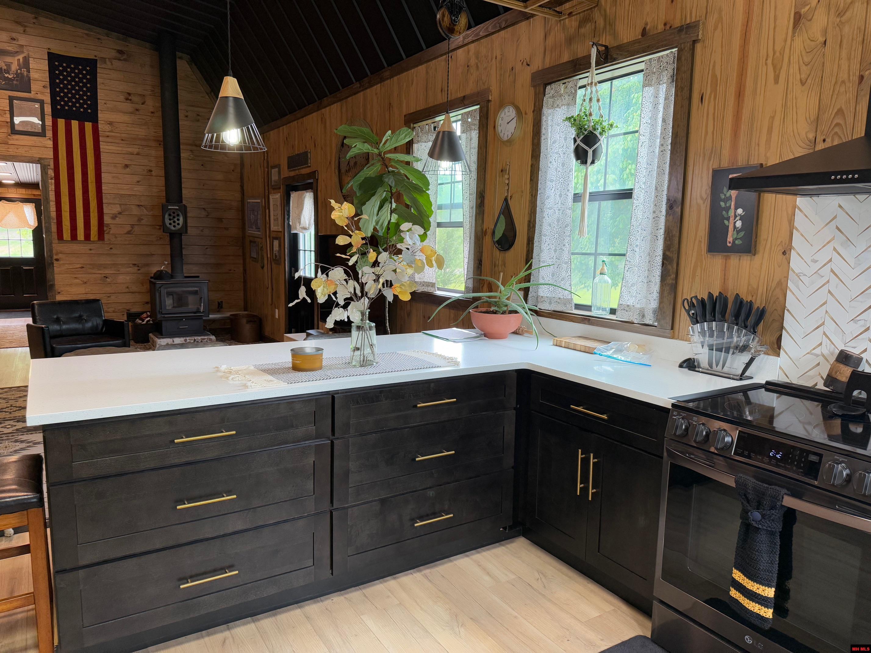 2052 CENTRAL BOULEVARD Bull Shoals, AR