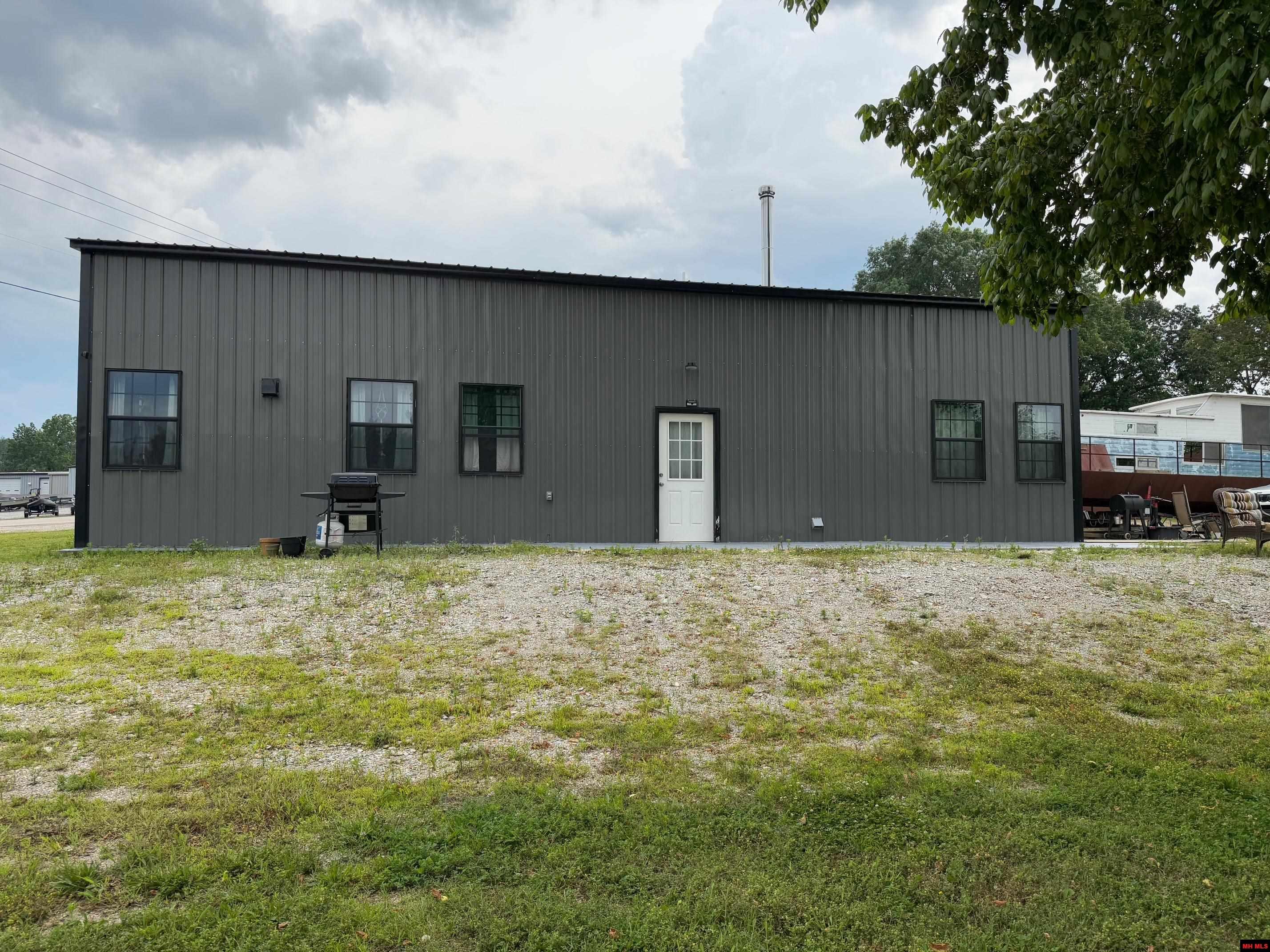 2052 CENTRAL BOULEVARD Bull Shoals, AR