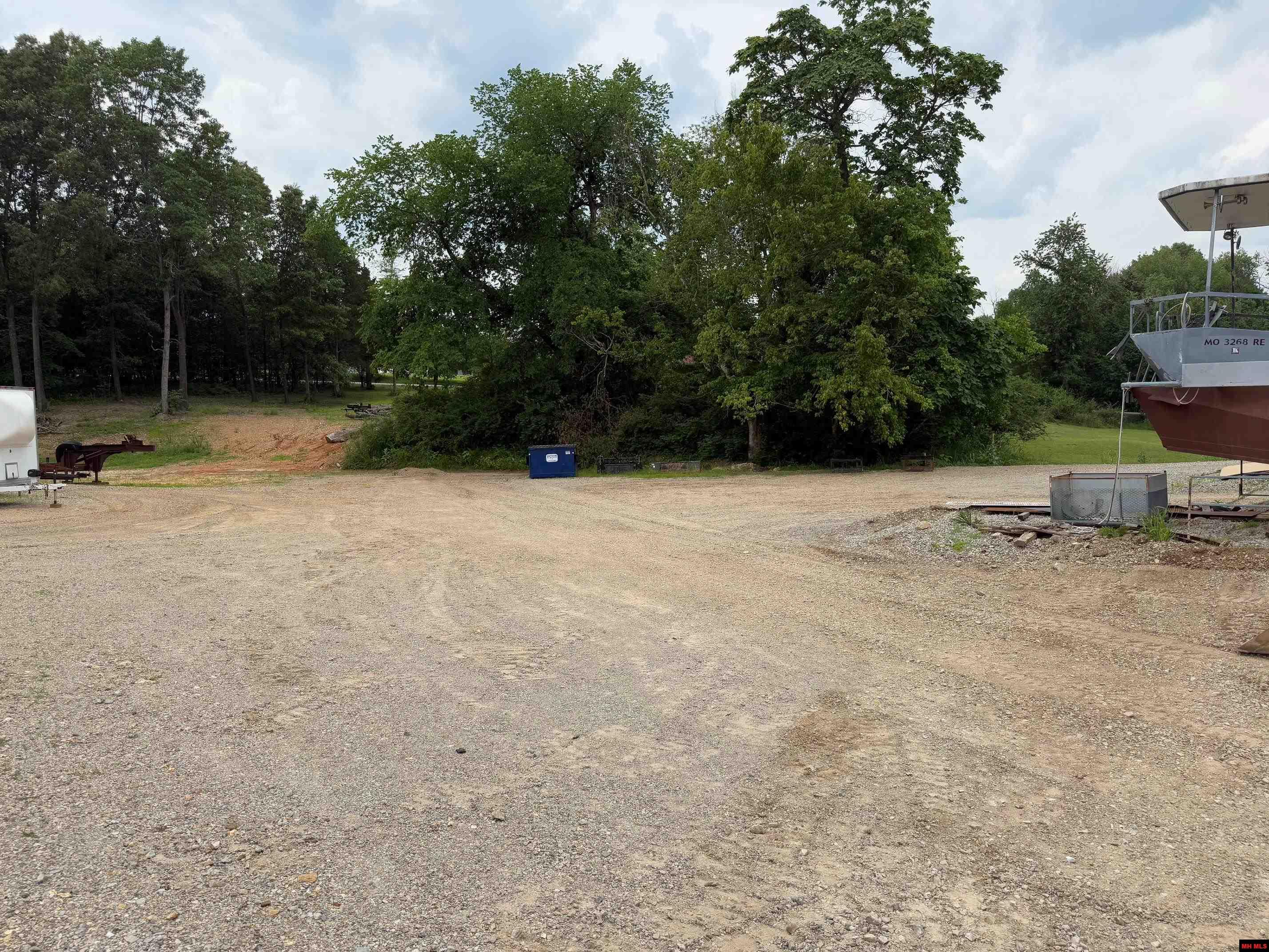 2052 CENTRAL BOULEVARD Bull Shoals, AR