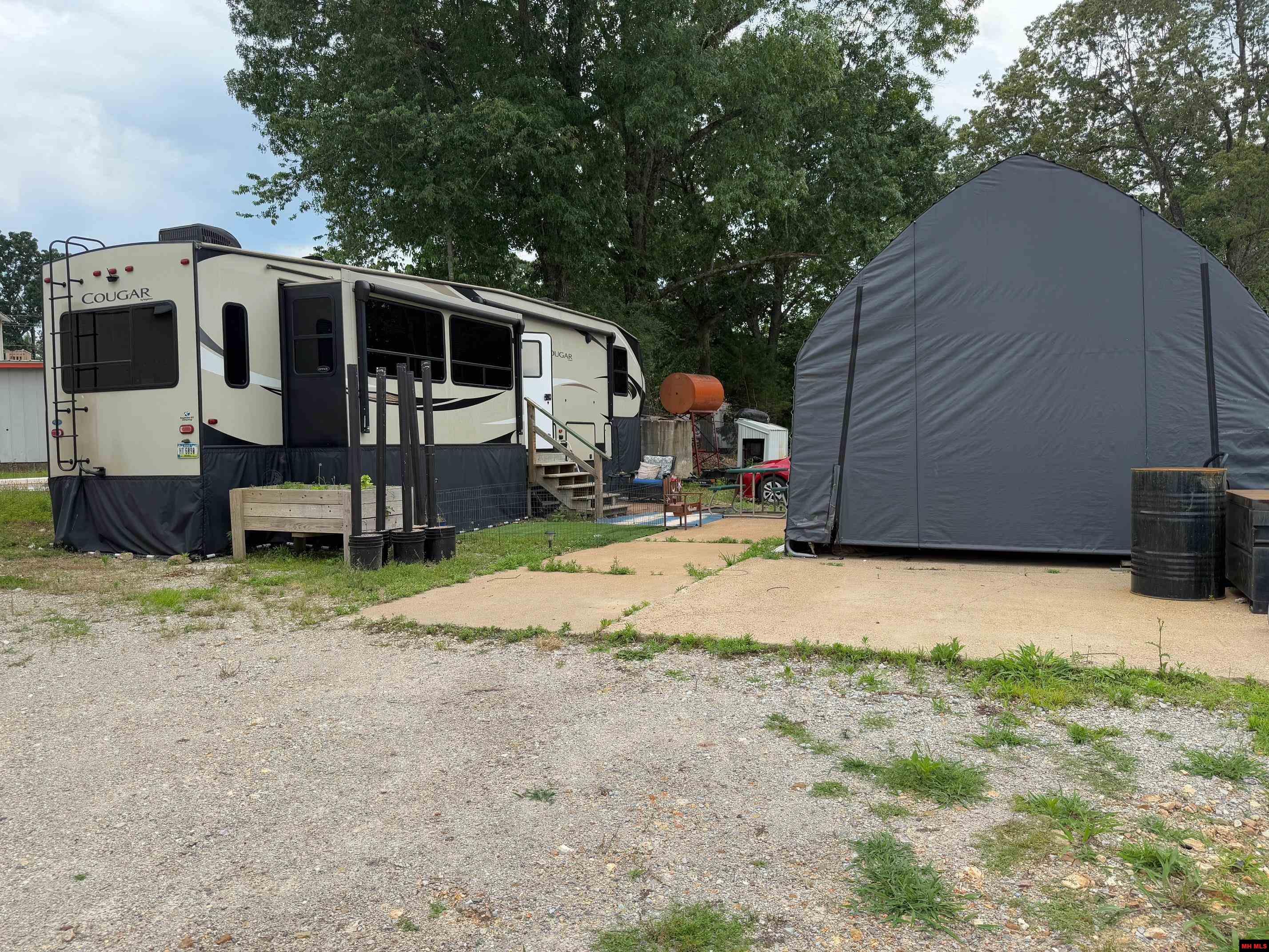 2052 CENTRAL BOULEVARD Bull Shoals, AR