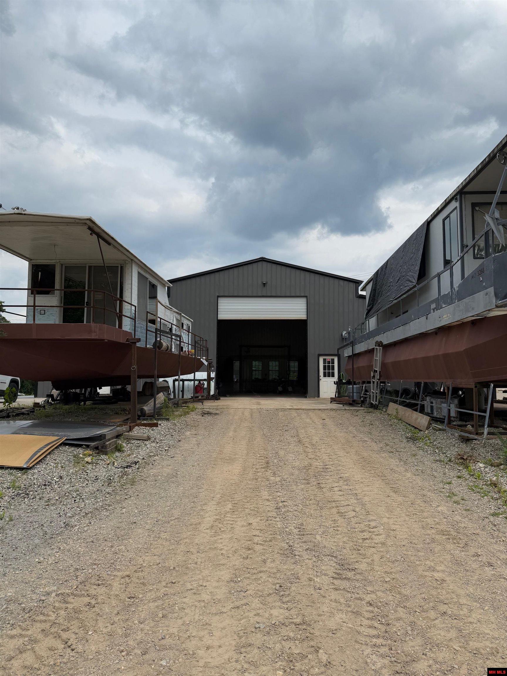 2052 CENTRAL BOULEVARD Bull Shoals, AR