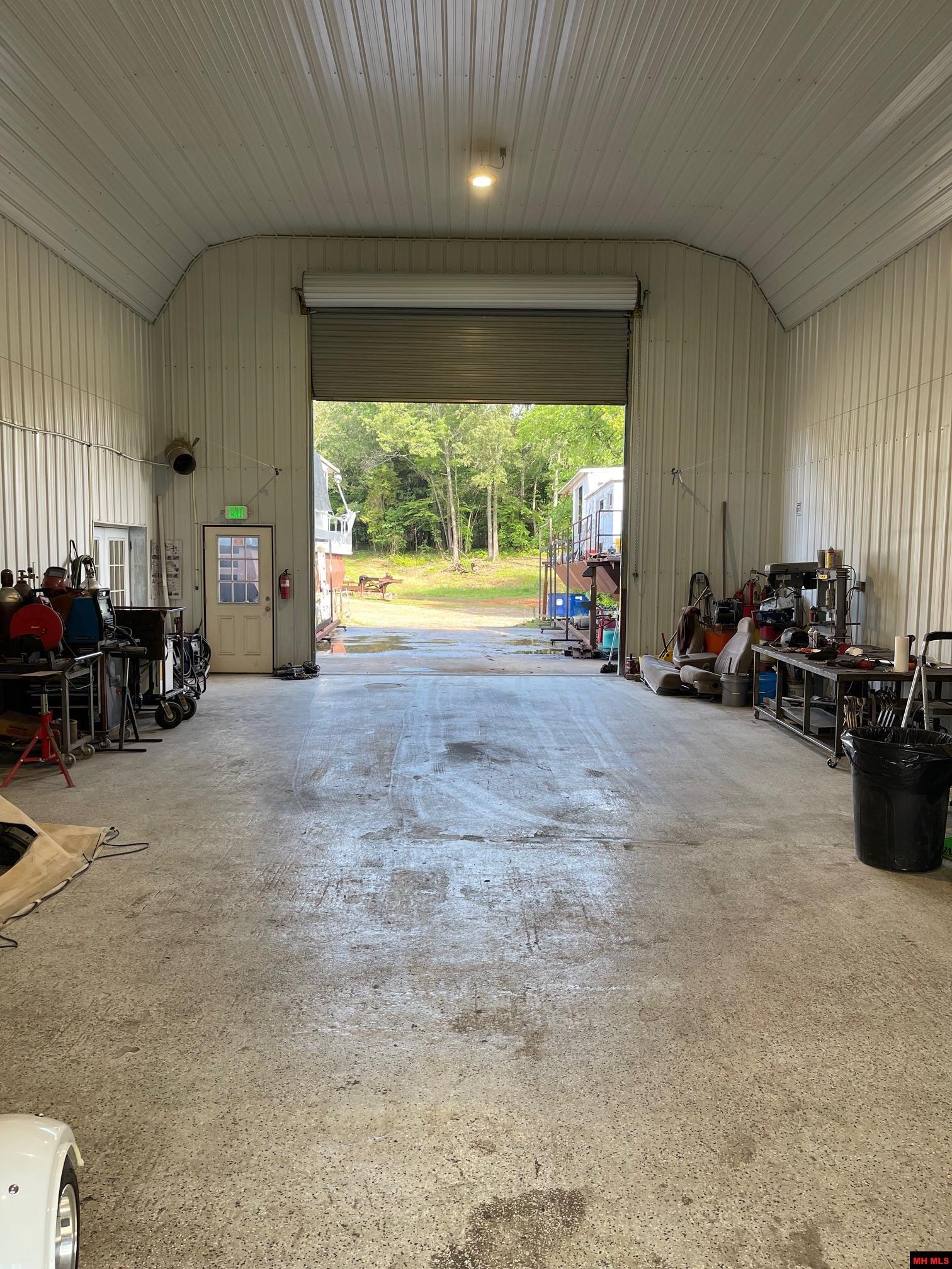 2052 CENTRAL BOULEVARD Bull Shoals, AR